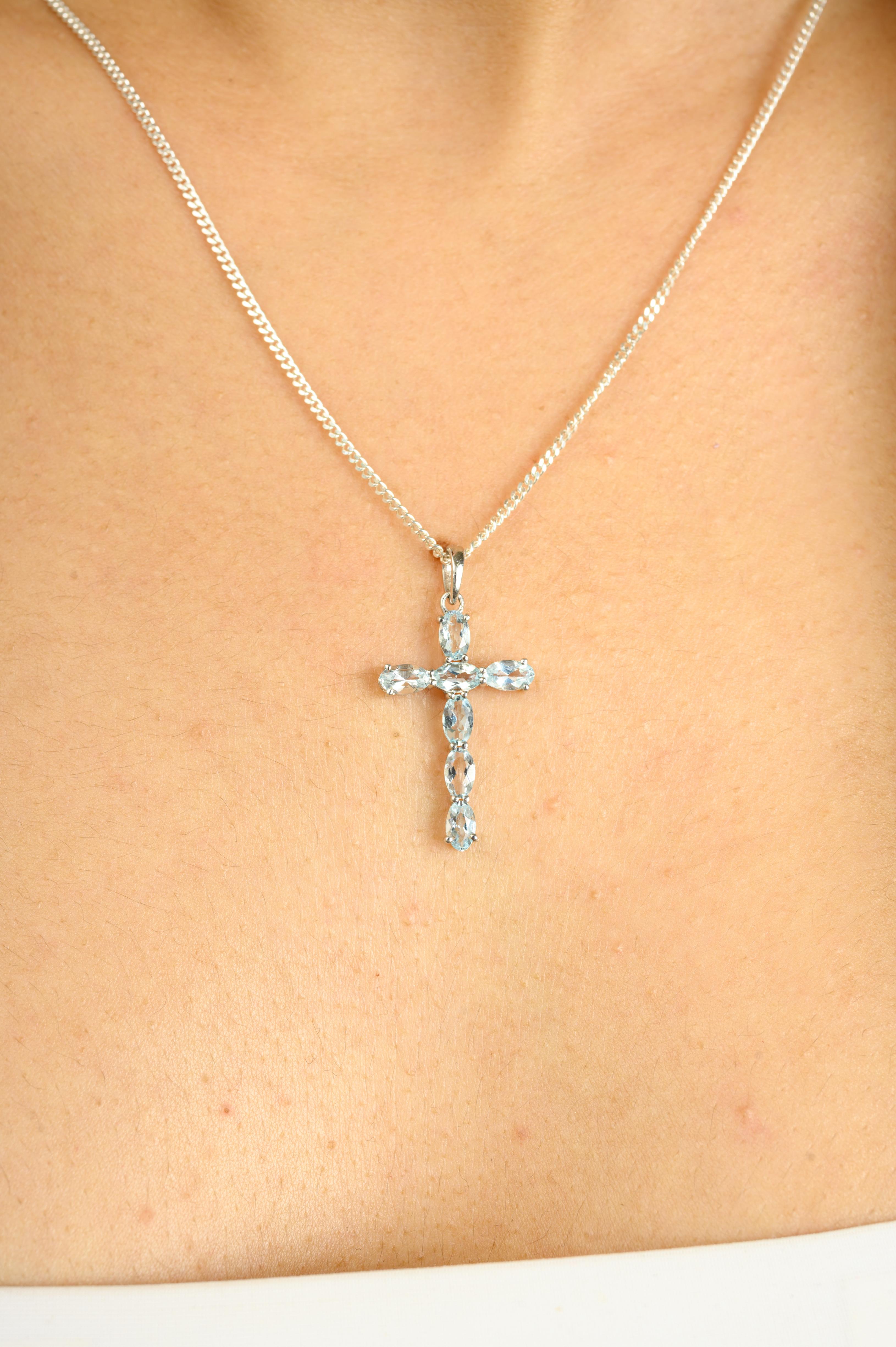 Dainty unisexe pendentif croix d'aigue-marine 1,16 ct. pt. en or blanc massif 18 carats Neuf - En vente à New York, NY
