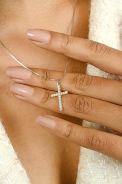 Délicieux pendentif croix unisexe en or blanc massif 14 carats