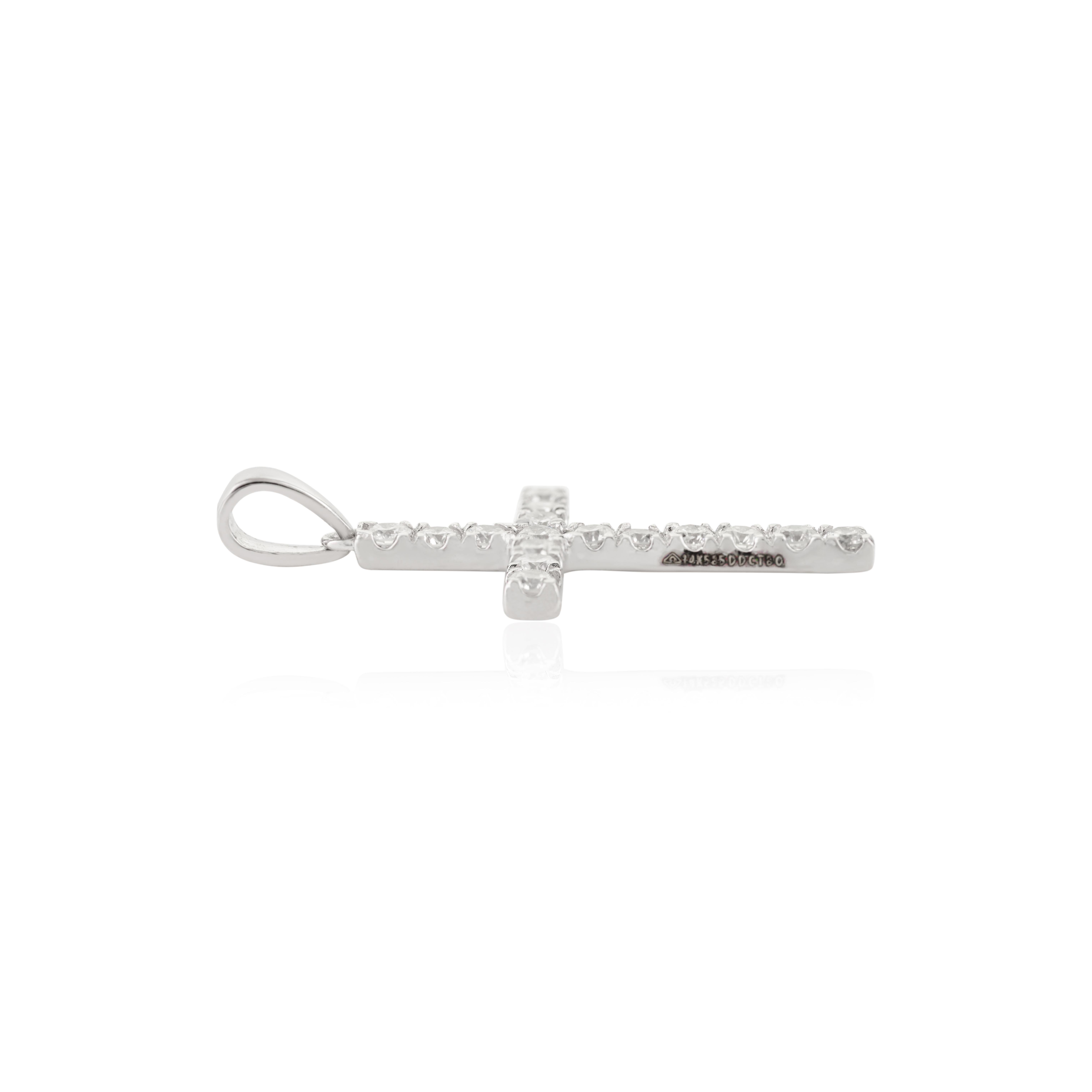 Délicieux pendentif croix unisexe en or blanc massif 14 carats Neuf - En vente à New York, NY