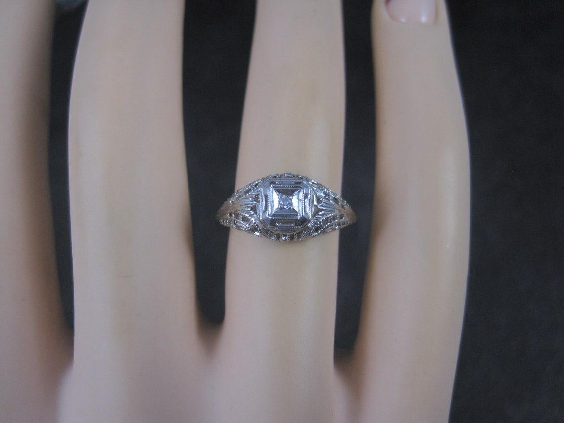 Dainty Vintage 10K Filigree Diamond Promise Bague Taille 6 Pour femmes en vente