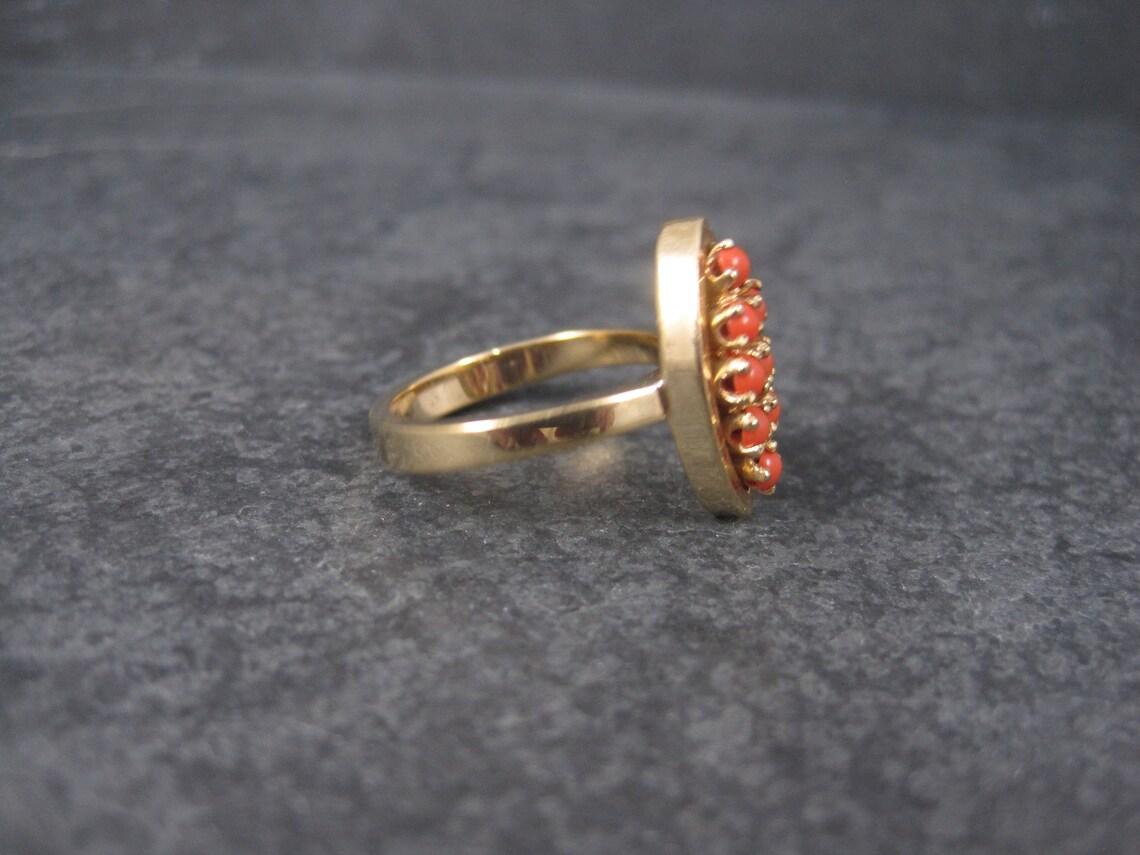 Dainty Vintage 14k Coral Ring For Sale 2
