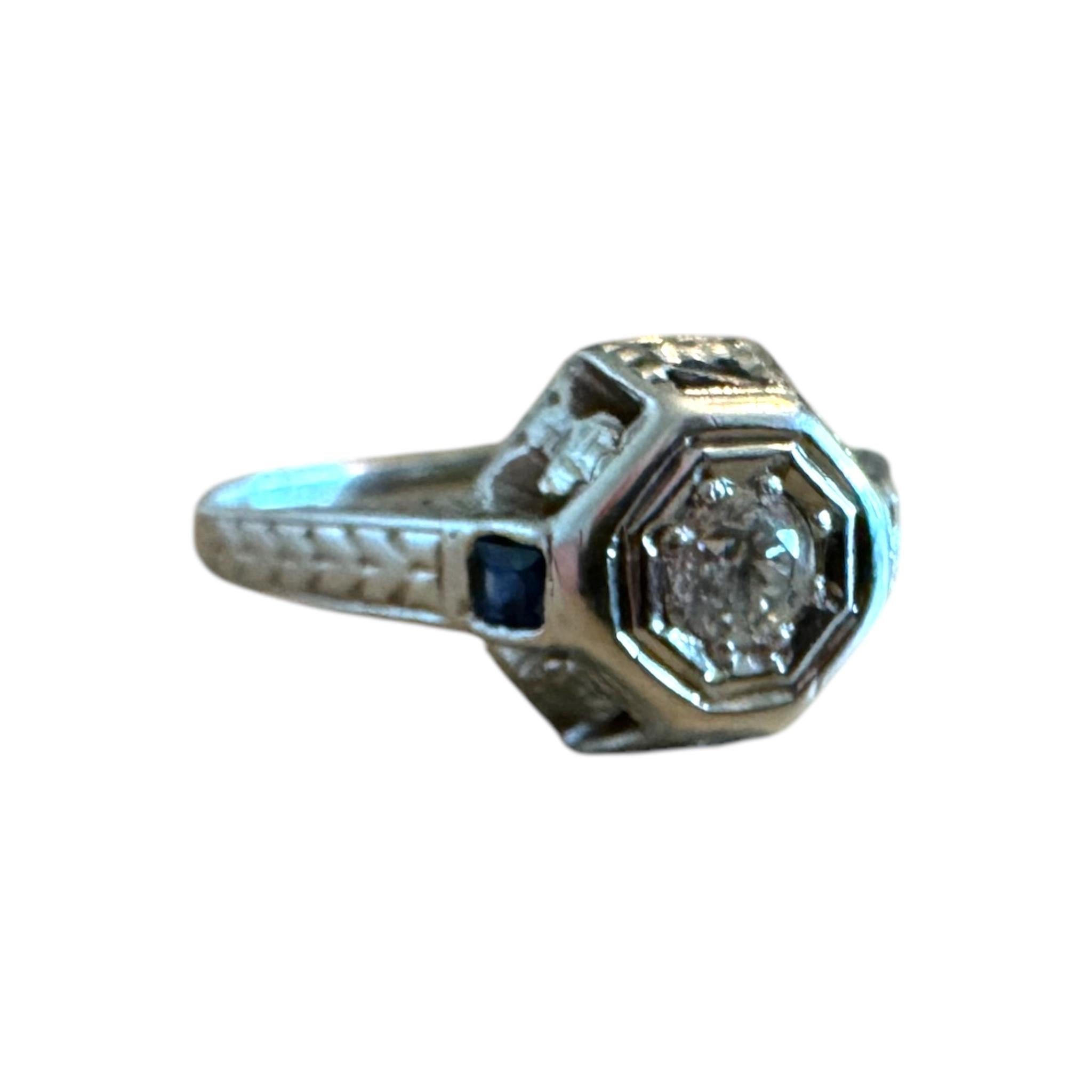Dainty Vintage Diamond & Sapphire Bague Belias en vente 1