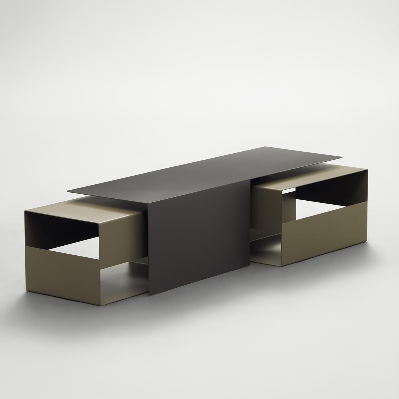 A splendid piece of sculptural allure, this coffee table will make a bold statement in any indoor or outdoor contemporary decor. Crafted of steel, its geometric silhouette is marked by removable containers boasting a matte gray finish, in elegant