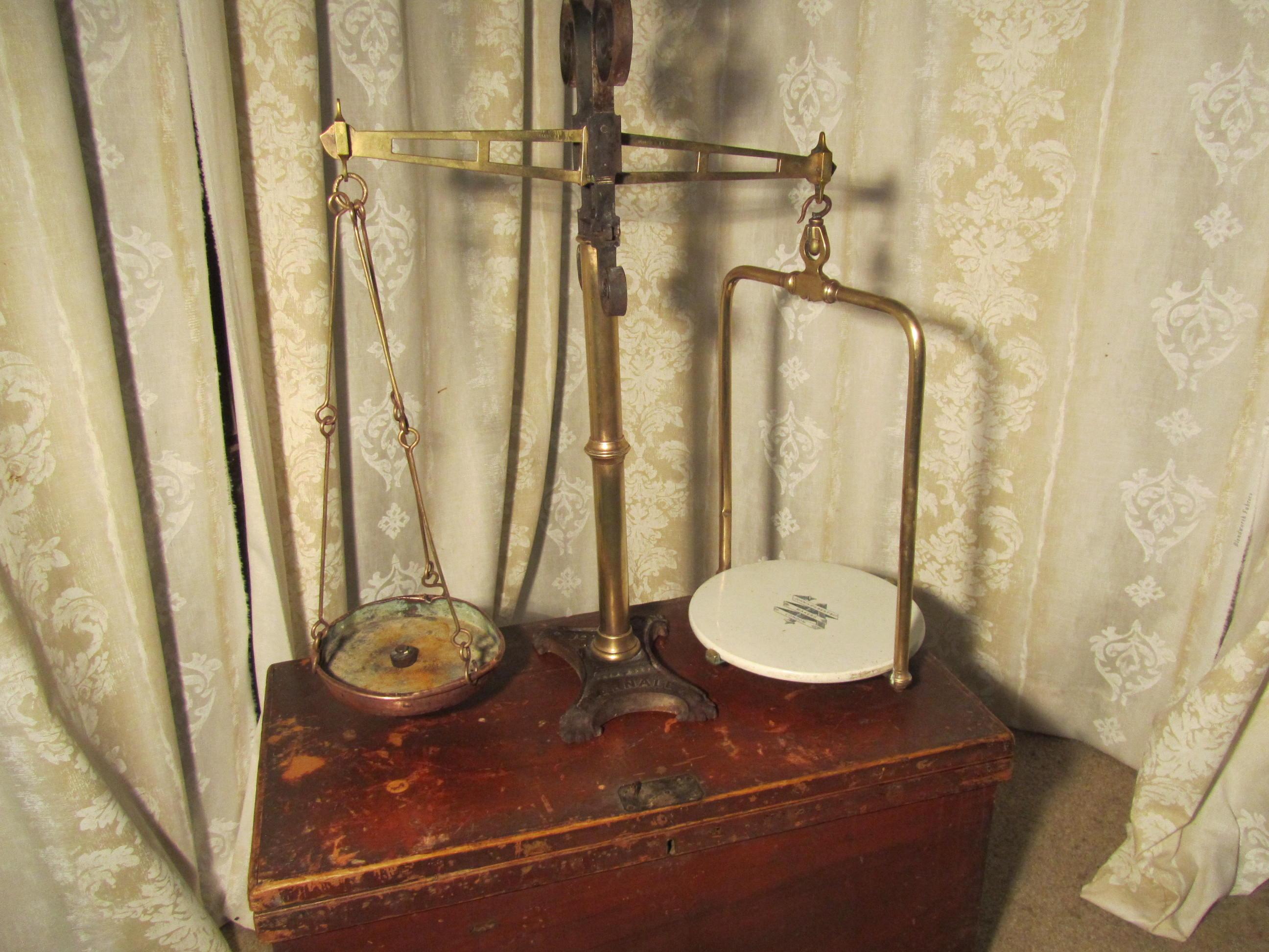Dairy Balance Scales by  Parnall of Bristol In Good Condition For Sale In Godshill, Isle of Wight