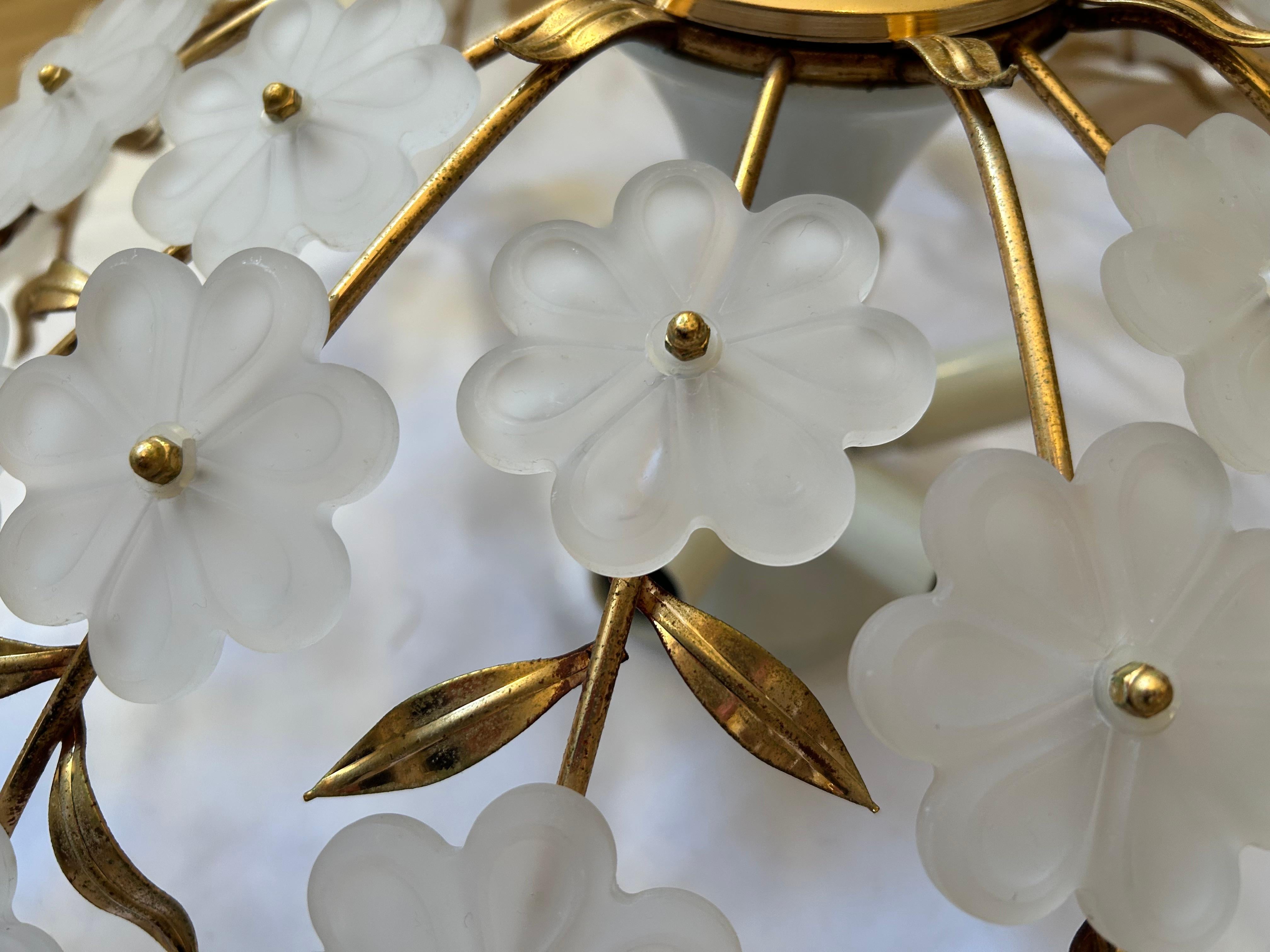 Blown Glass Daisies in the Mist, Poetic Murano Ceiling Light, 1980's For Sale