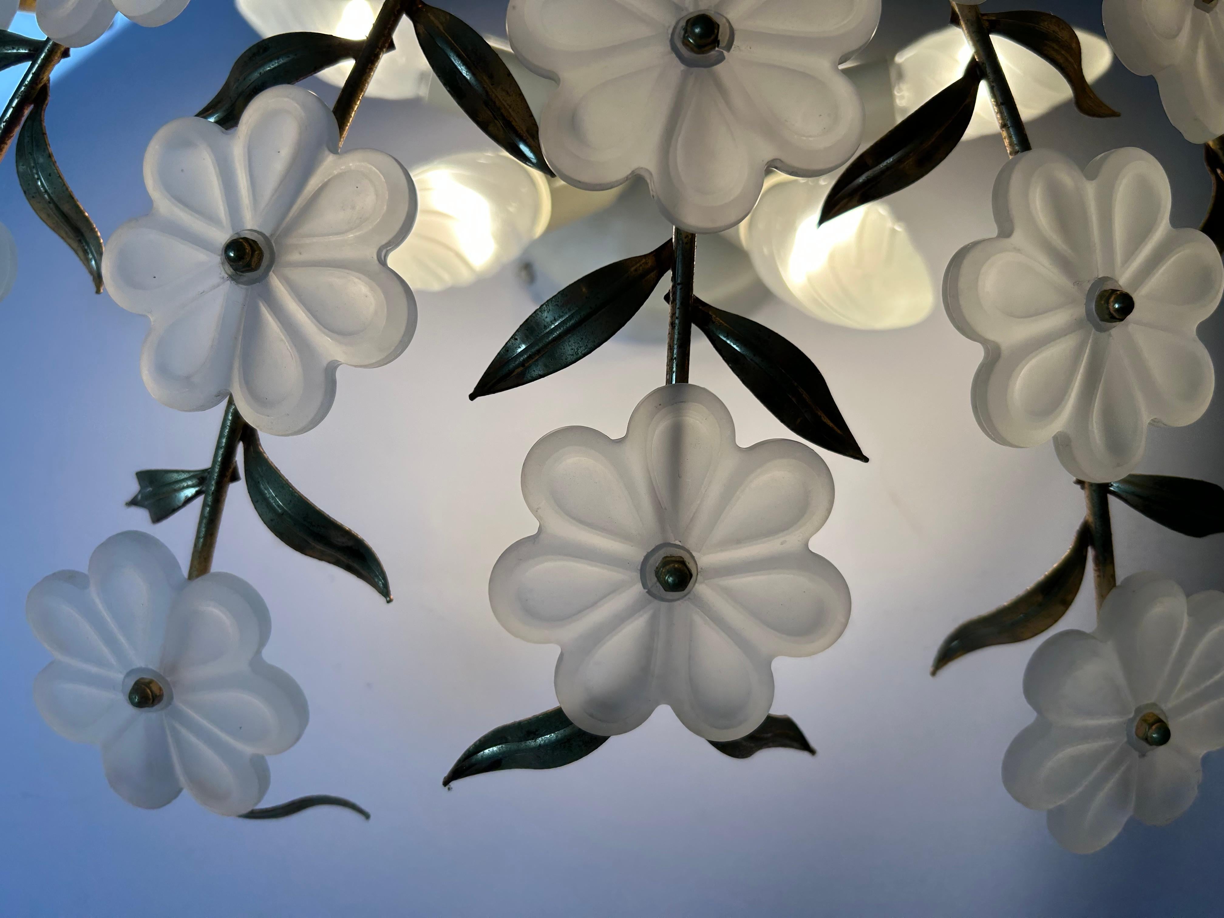 Daisies in the Mist, Poetic Murano Ceiling Light, 1980's For Sale 2