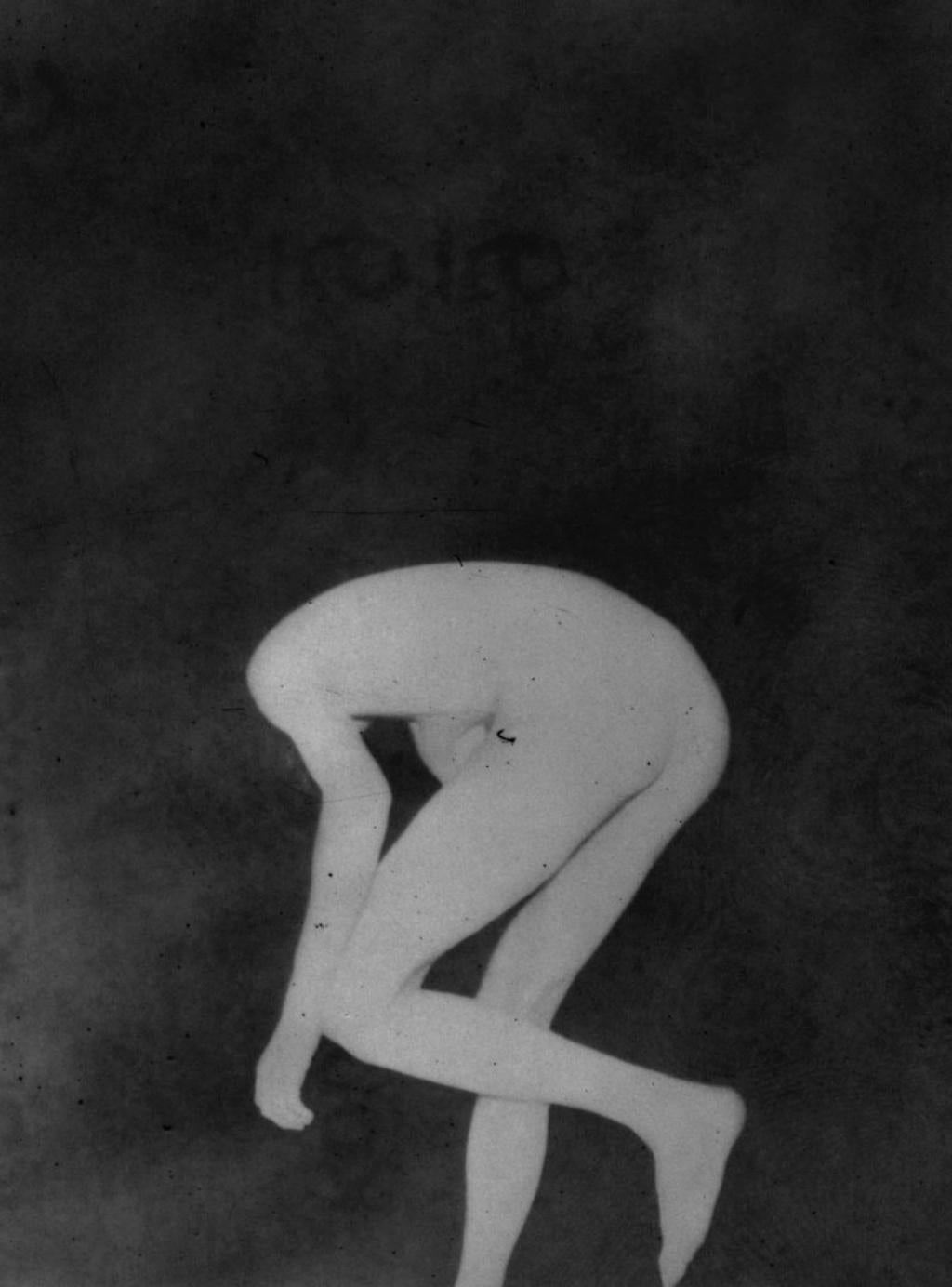 Untitled #1 - Daisuke Yokota, Akt, Männlich, Schwarz-Weiß-Fotografie, Japanisch im Angebot 1
