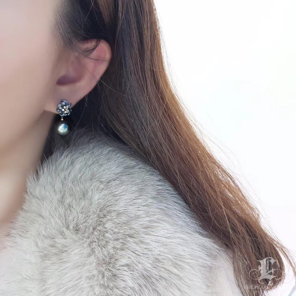 Non taillé 【Vine Symphony】Daisy Bloom Boucles d'oreilles sculptées en or noir 18k et perles de Tahiti en vente