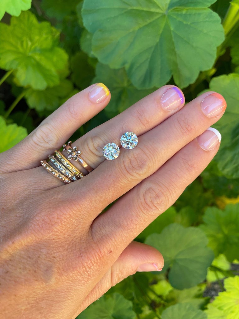 Customizable Daisy Chain Band in 18ct Rose Gold For Sale at 1stDibs