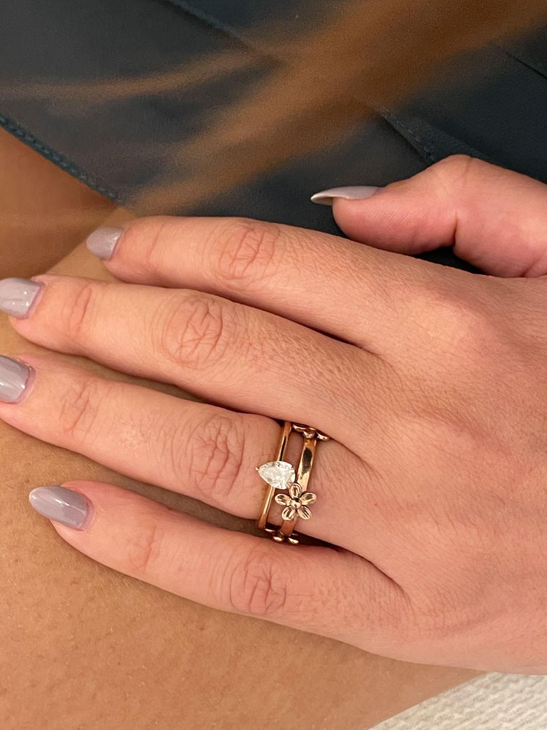 Customizable Daisy Chain Band in 18ct Rose Gold For Sale at 1stDibs