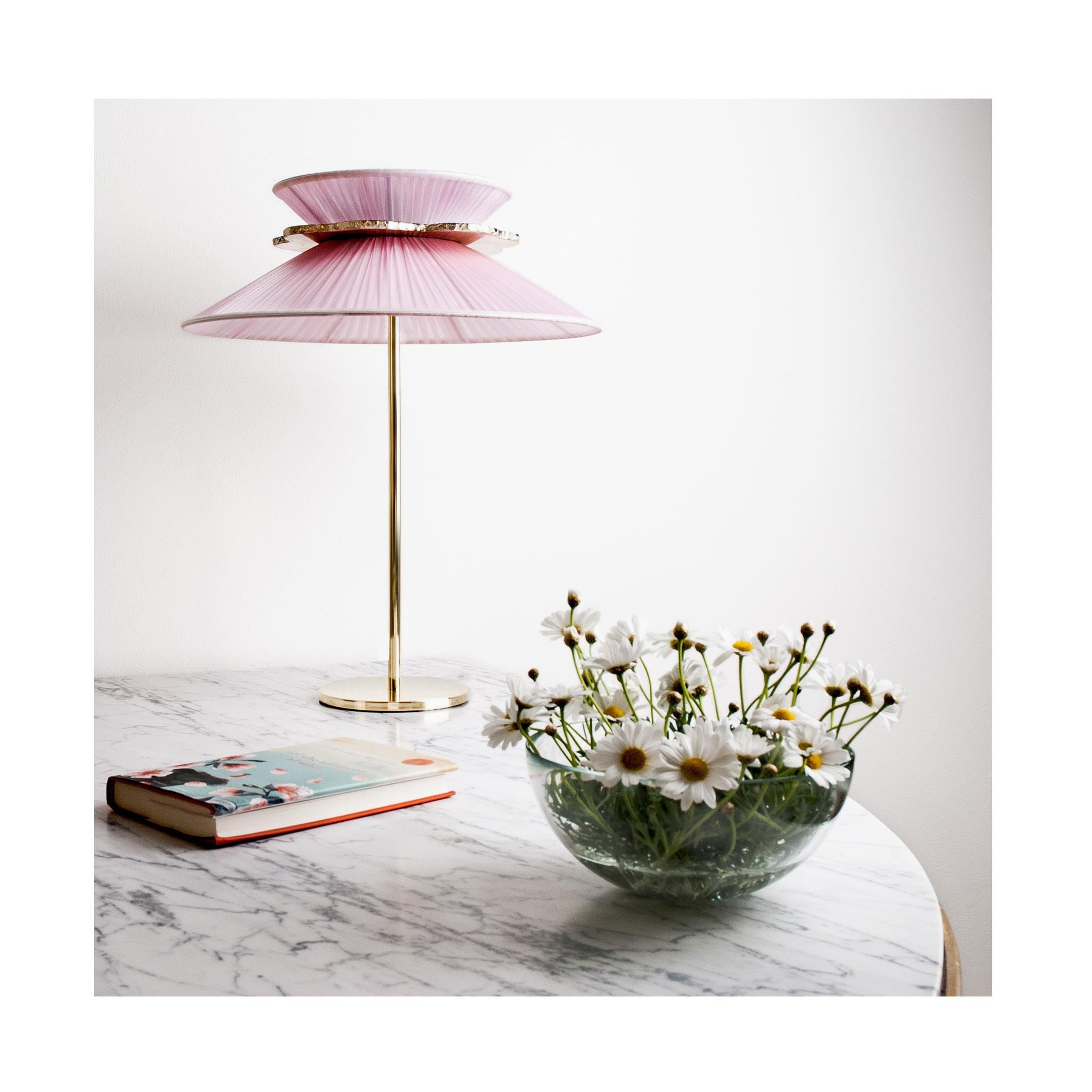 Daisy Contemporary Table Lamp 44 Rose Silk Glass Silvered Necklace, Gloss Brass In New Condition For Sale In Pietrasanta, IT