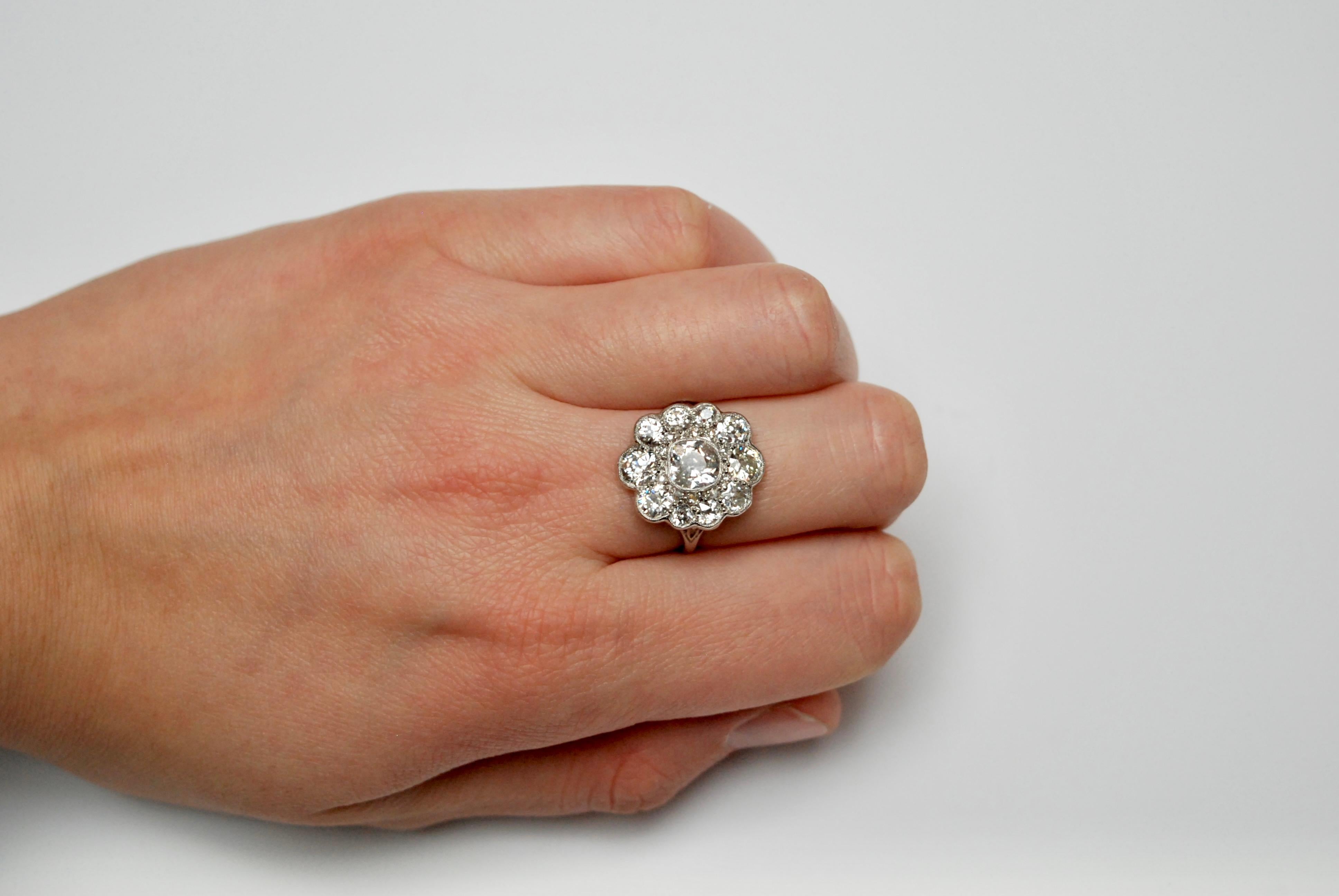Gänseblümchen-Diamant-Cluster-Ring, frühes 20. Jahrhundert Damen