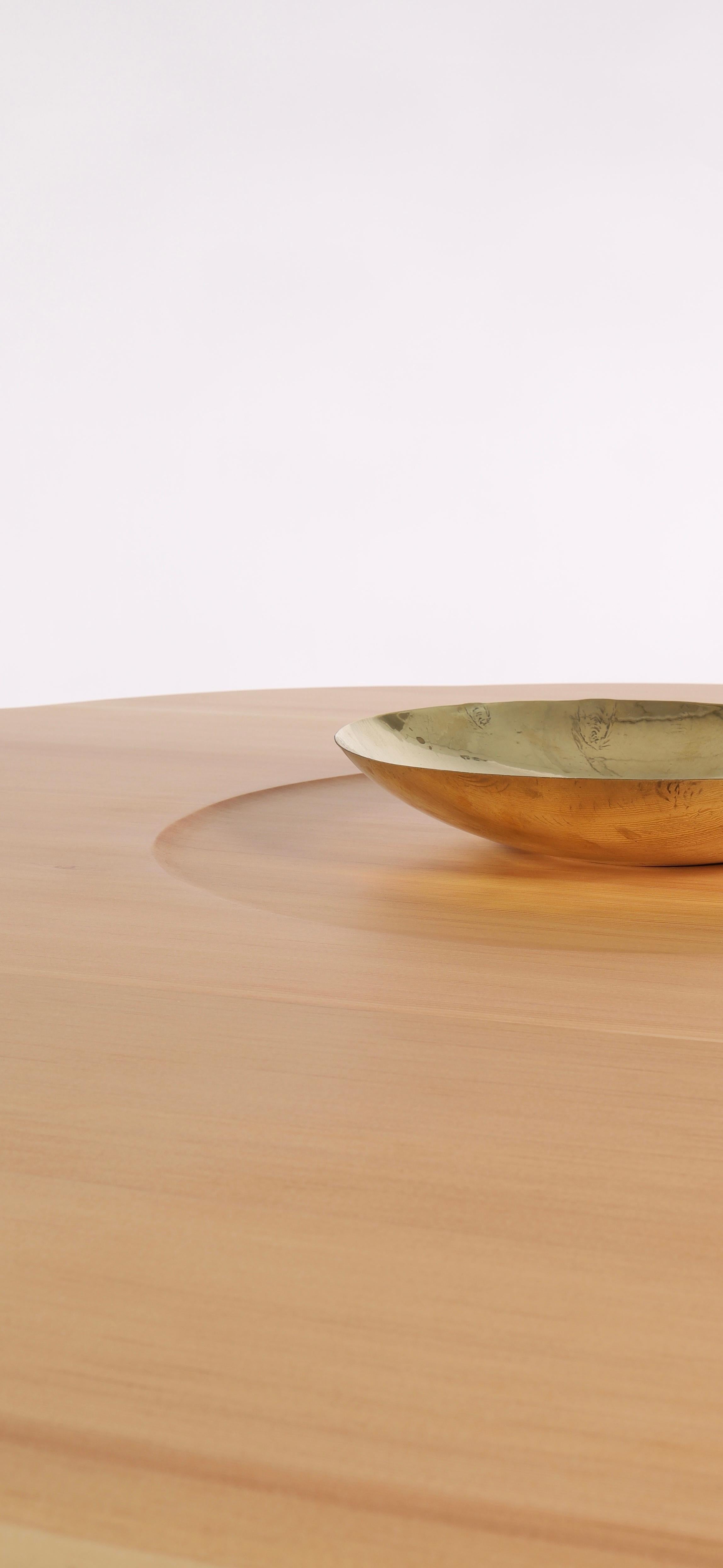 Daisy Dining Table In New Condition For Sale In Los Angeles, CA