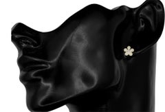 Daisy flower earrings studs in 14k gold