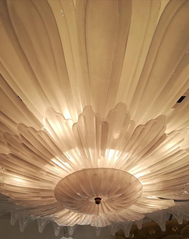 Daisy Flower Murano Glass Ceiling Light In Excellent Condition In Saint-Ouen, FR