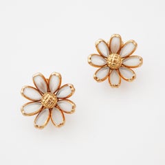 Daisy Flower Poured Frosted Glass Dimensional Earrings By Crown Trifari, 1950s