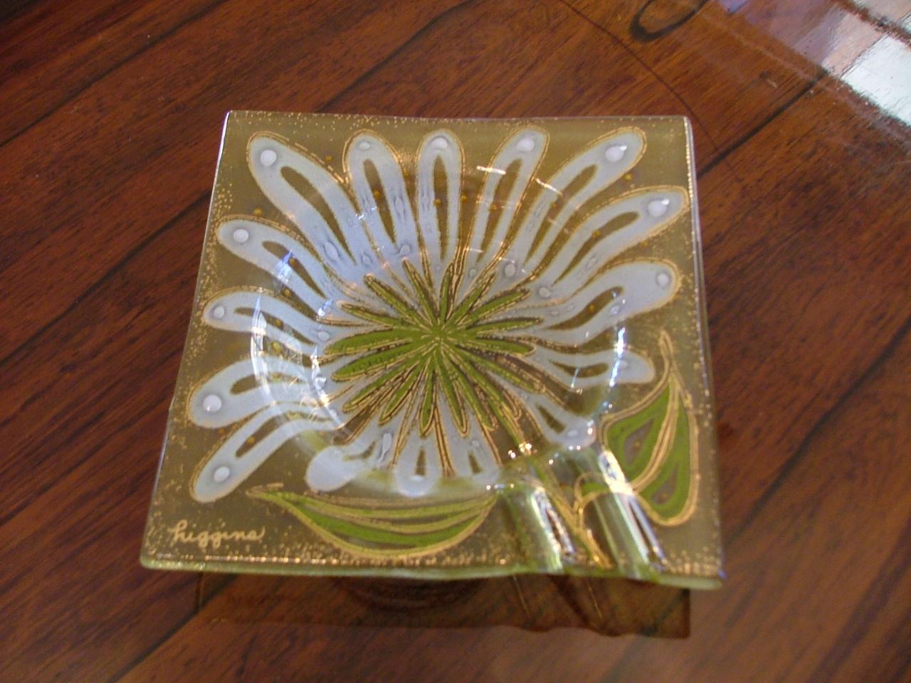 American Daisy Fused Glass Square Ashtray by Higgins For Sale