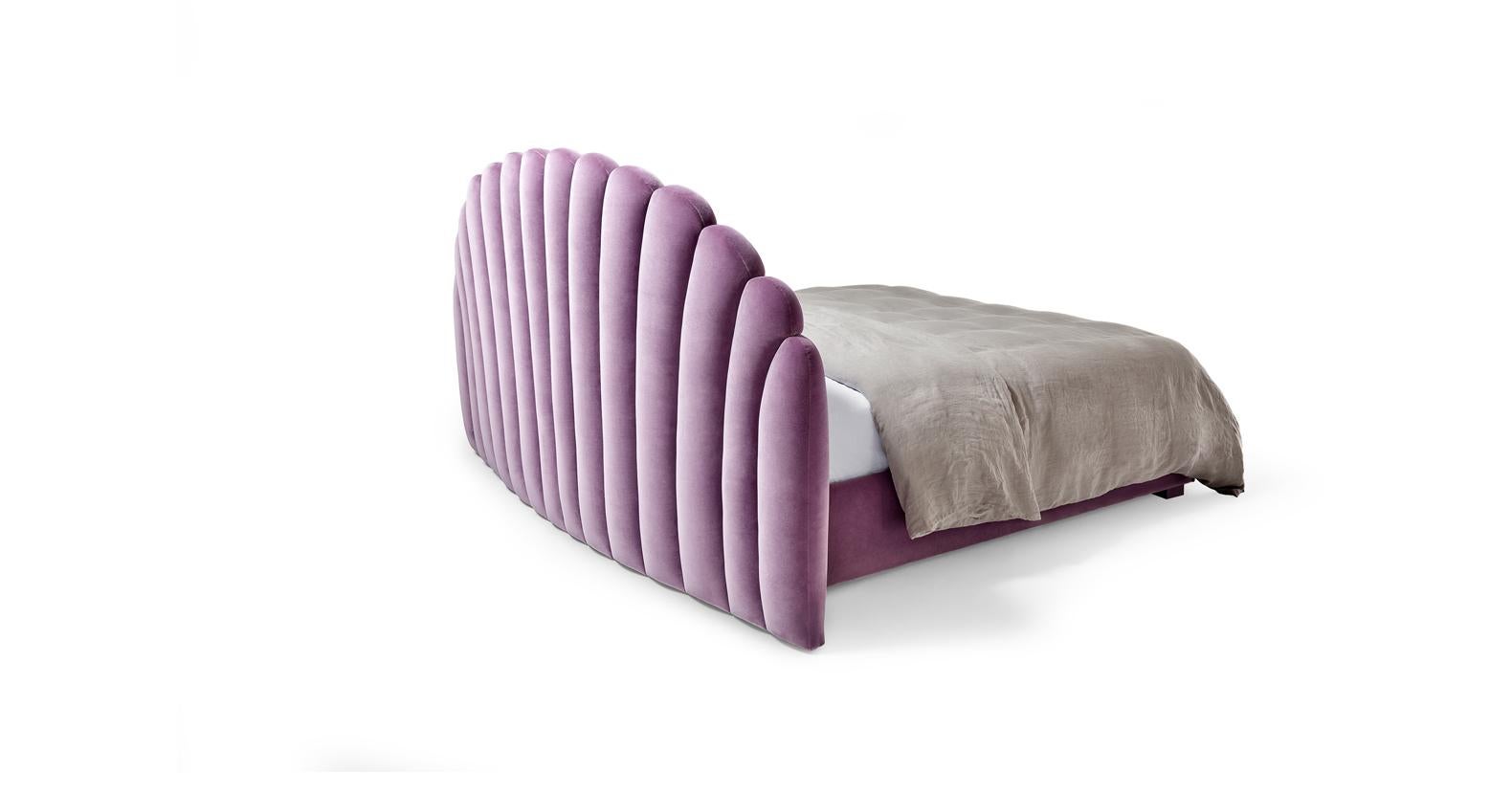 Contemporary Daisy M 160 Bed by Munna For Sale