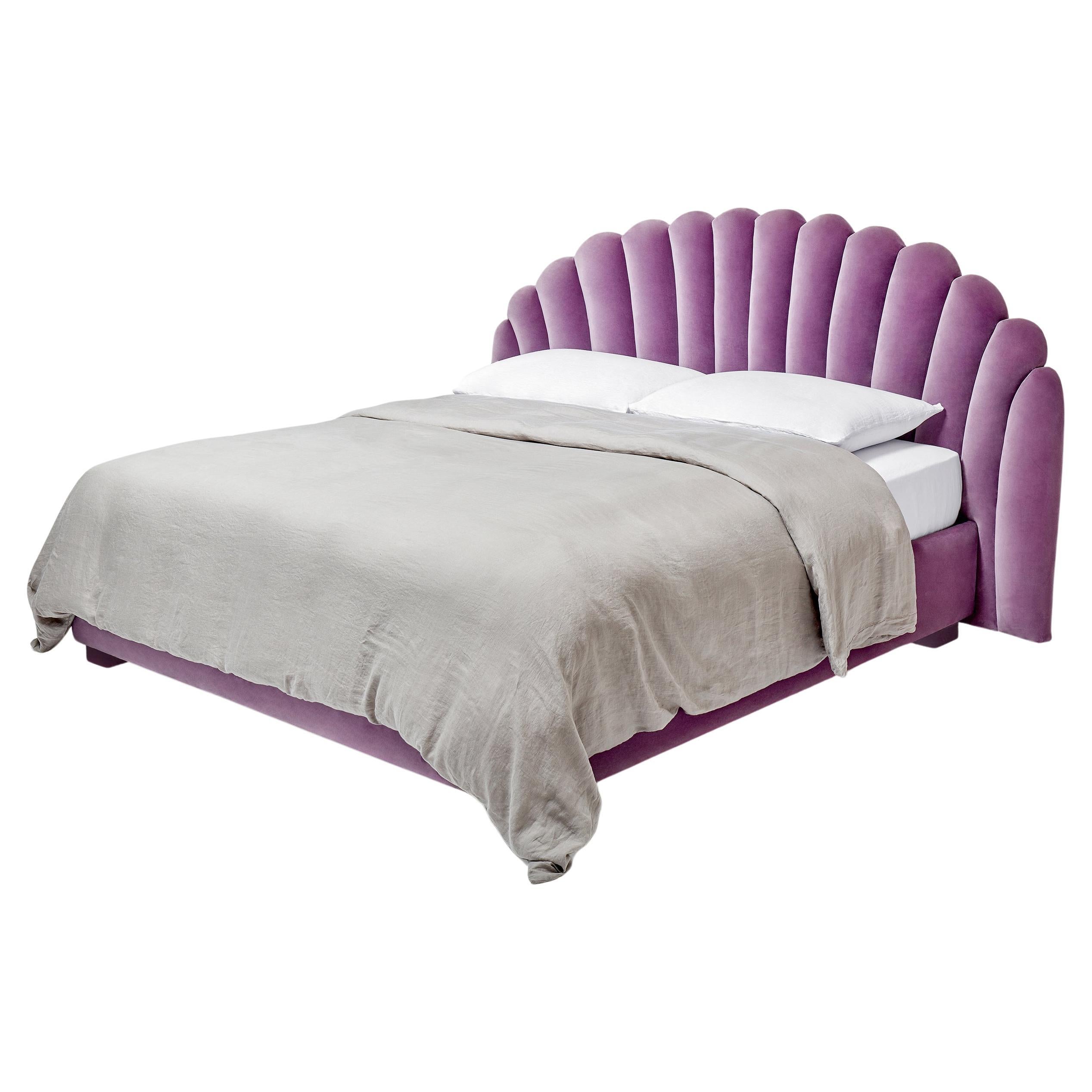 Daisy M 200 Bed by Munna
Dimensions: D 228 x W 240 x H 130 cm.
Bed Frame: D 210 x W 210 x H 33 cm.
Materials: Wood, foam, and upholstery.
Finish: Headboard upholstery: Cotton Velvet, ref. Lilac, CV15. Bed Frame: Cotton Velvet, ref. Lilac,