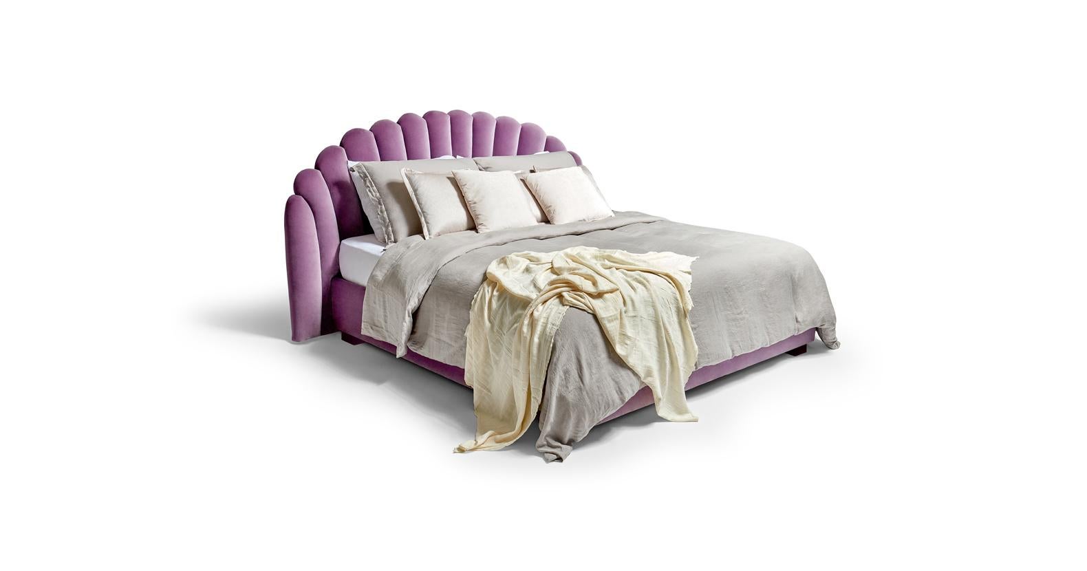 Portuguese Daisy M 200 Bed by Munna For Sale