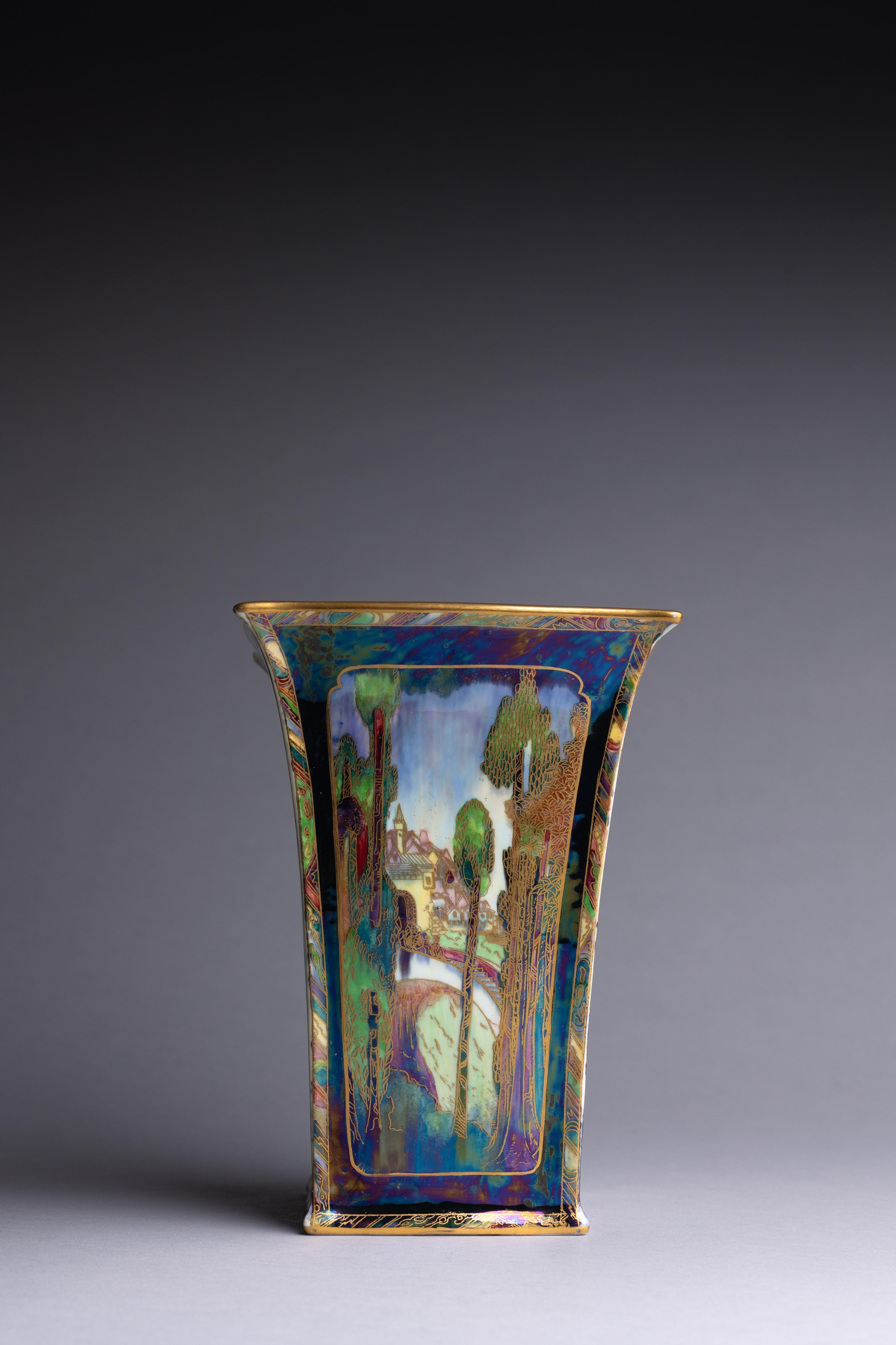 Smaltato Daisy Makeig-Jones Vaso Wedgwood Fairyland Lustre in vendita