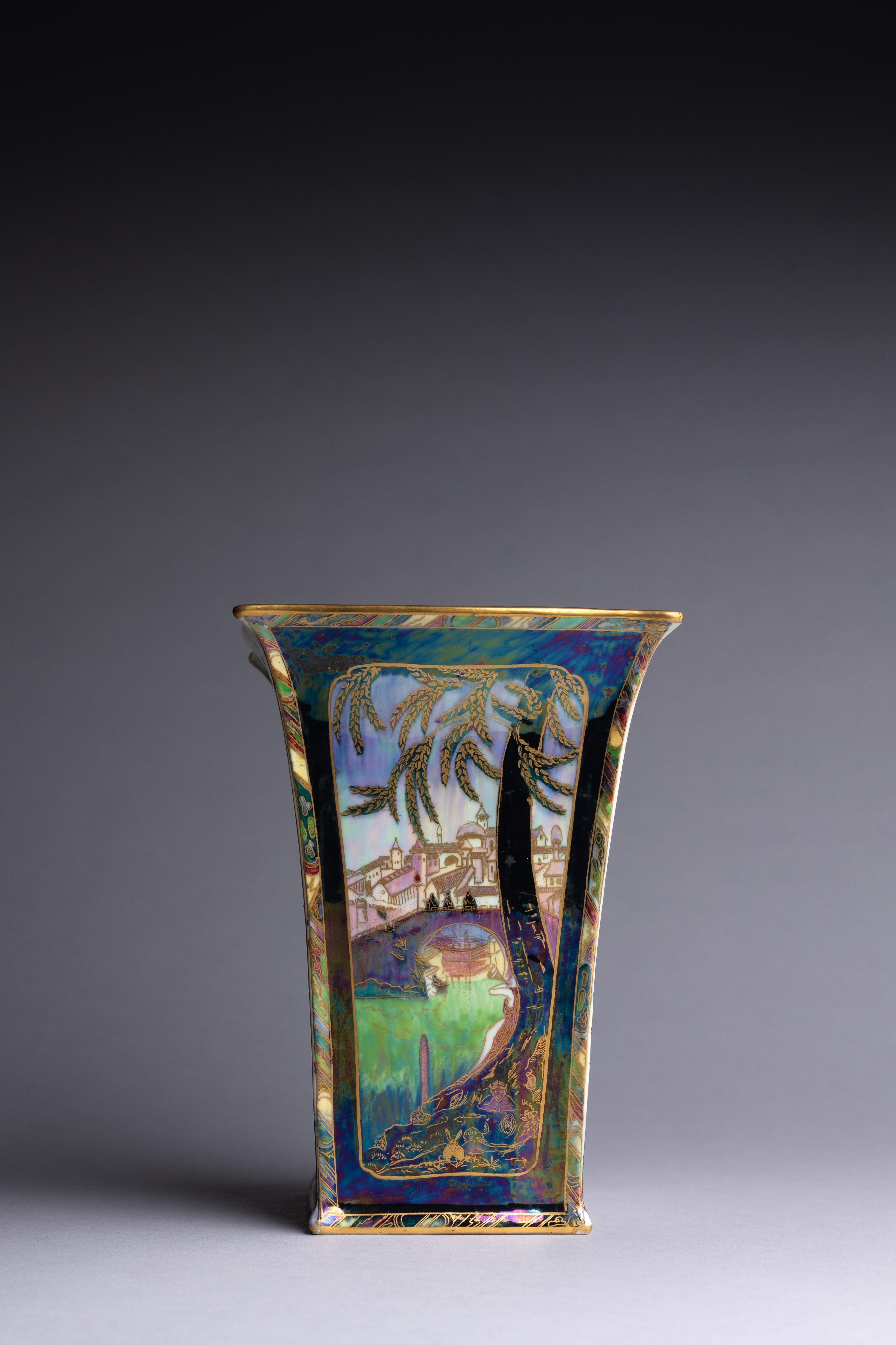 Daisy Makeig-Jones Vaso Wedgwood Fairyland Lustre In condizioni ottime in vendita a Fort Lauderdale, FL