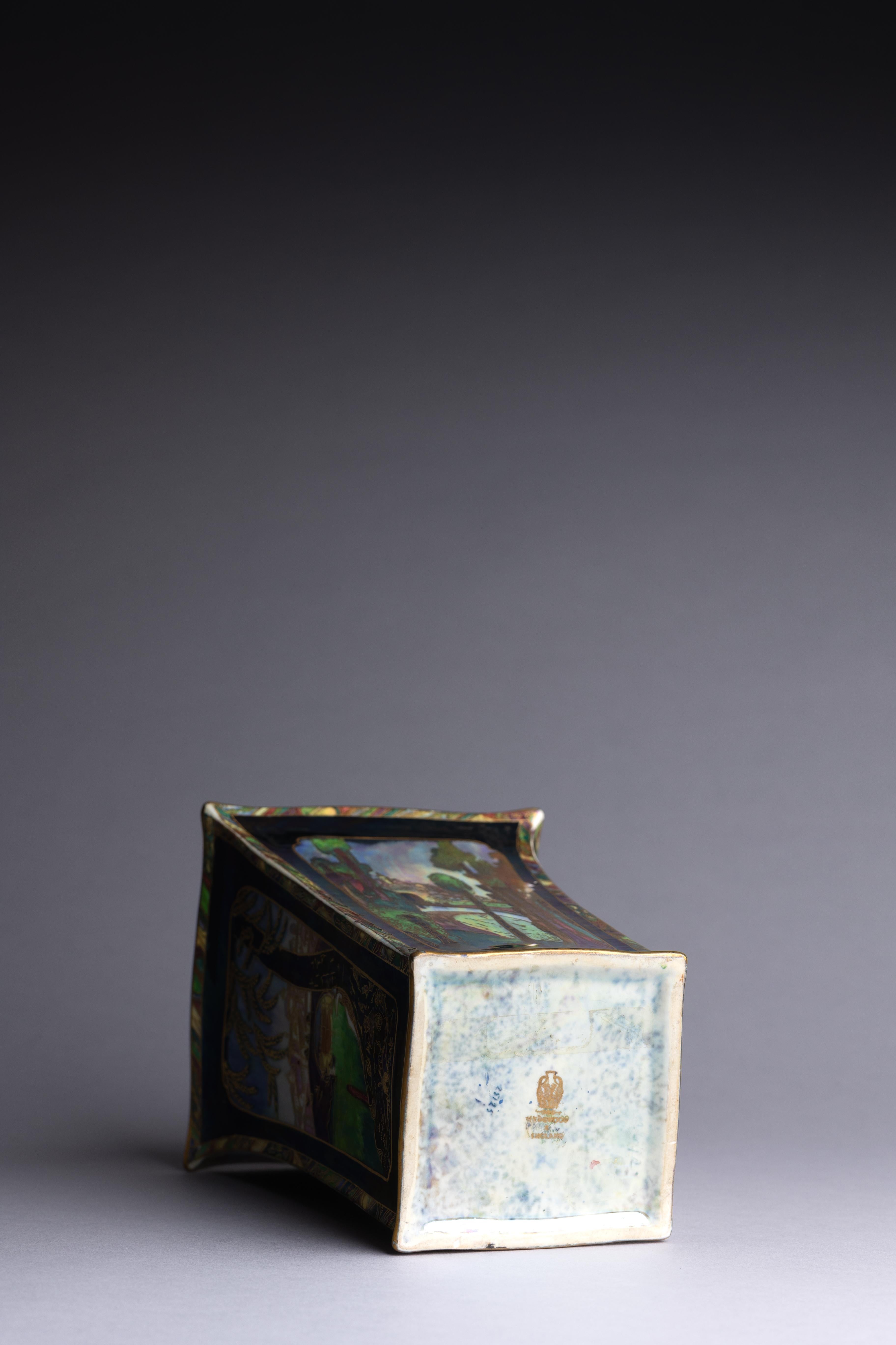 Ceramica Daisy Makeig-Jones Vaso Wedgwood Fairyland Lustre in vendita
