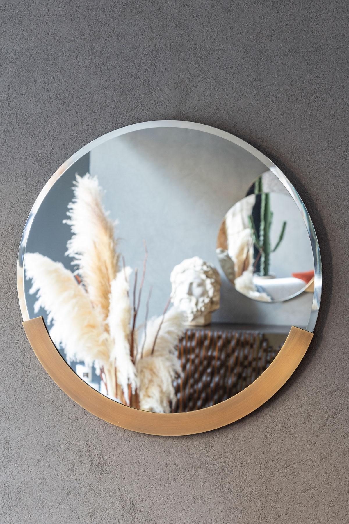 Daisy mirror by Lagu.
Designed by Ufuk Ceylan.
Dimensions: D 70 x H 70 cm.
Materials: brass, mirror.

Daisy mirror that reflects you in its simplest form...

LAGU
Istanbul, Turkey
A design approach that likes to live with good details...
