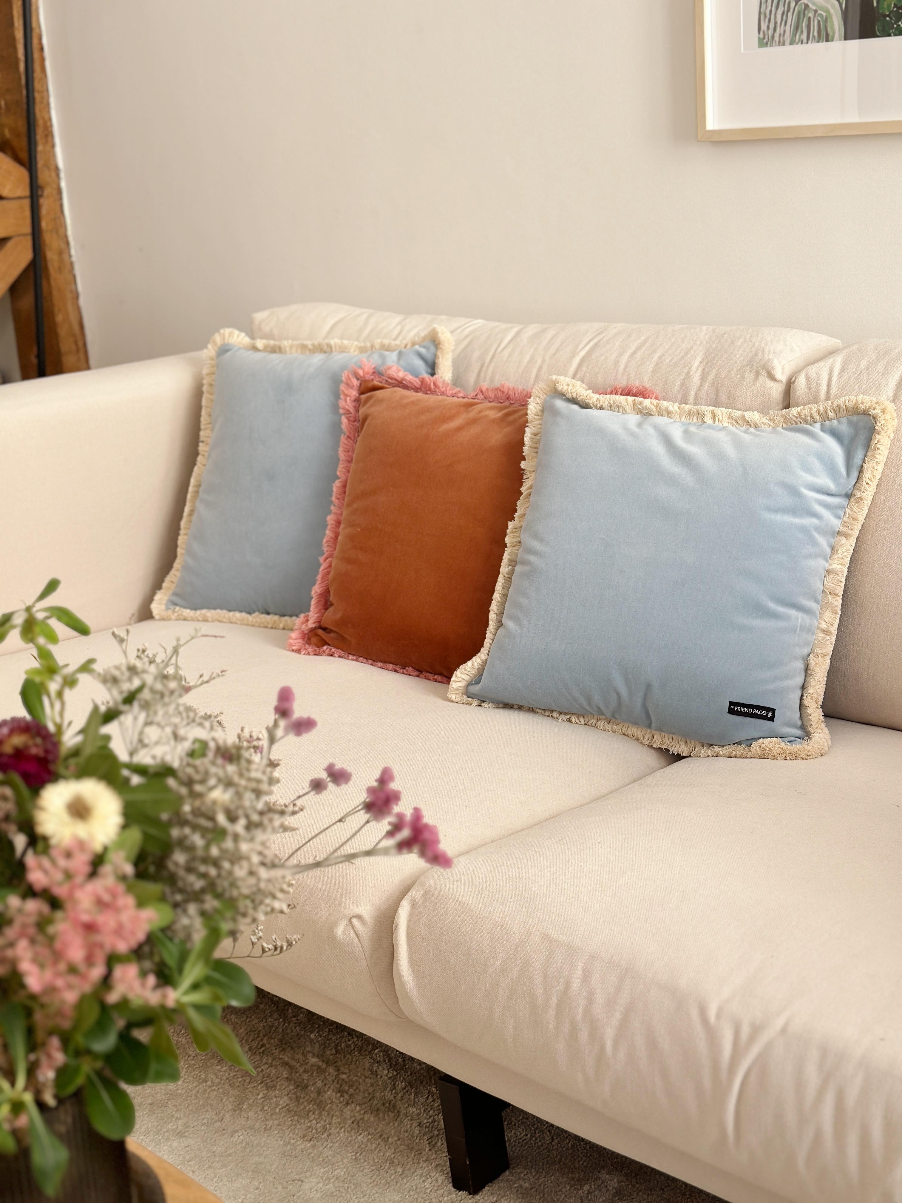 A talisman for the home of beauty, good energies and comfort.
Inspired by the allure of crystals, gems and precious stones, these cushions embody elegance and subtle luxury: polished beauty with a quiet, powerful presence.

This decorative pillow is