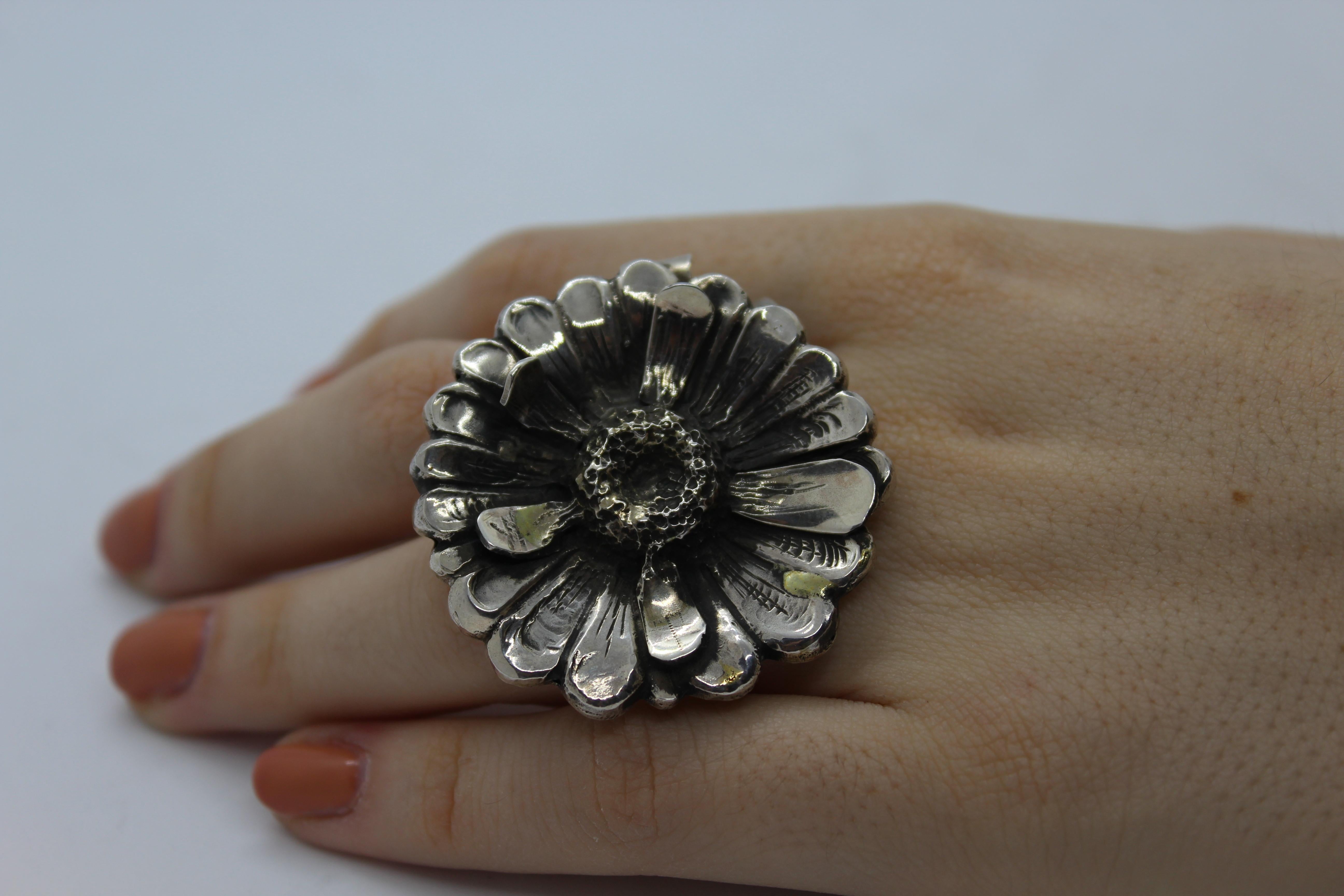 Daisy Ring Sterling Silver, Handcrafted, Italy For Sale 3