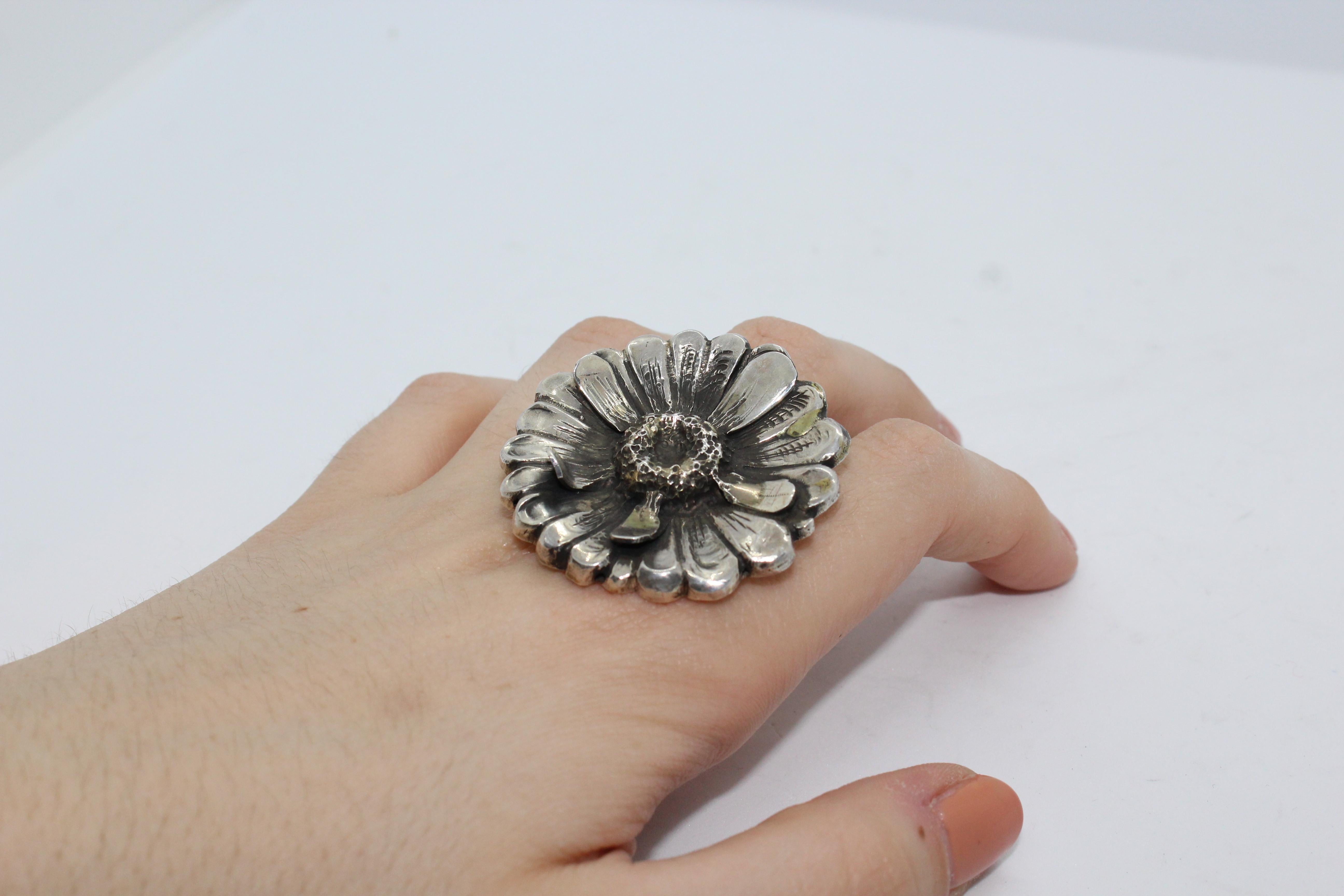 Daisy Ring Sterling Silver, Handcrafted, Italy For Sale 2