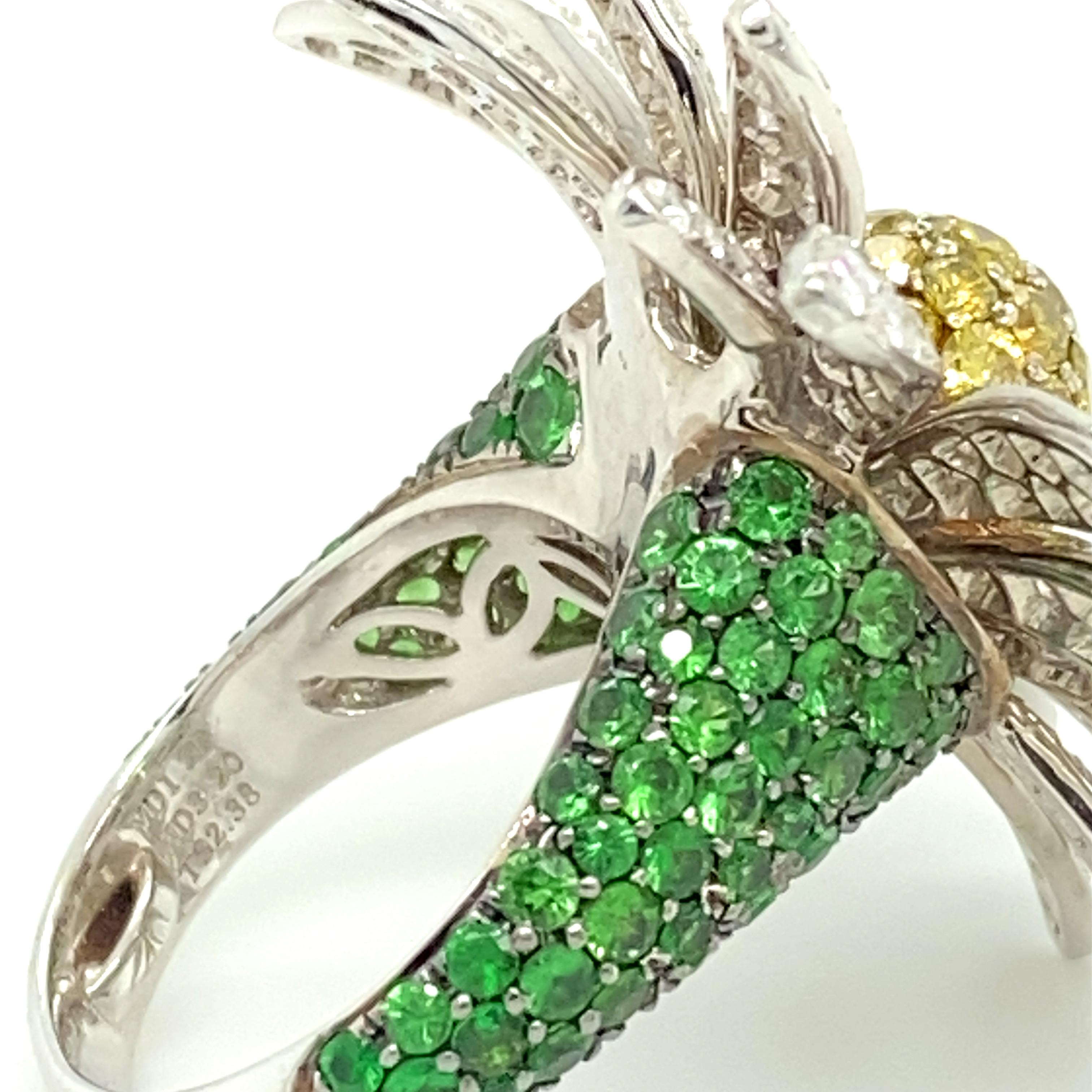 Daisy Ring with Diamonds and Tsavorites in 18 Karat White Gold by SILLAM 1835 7