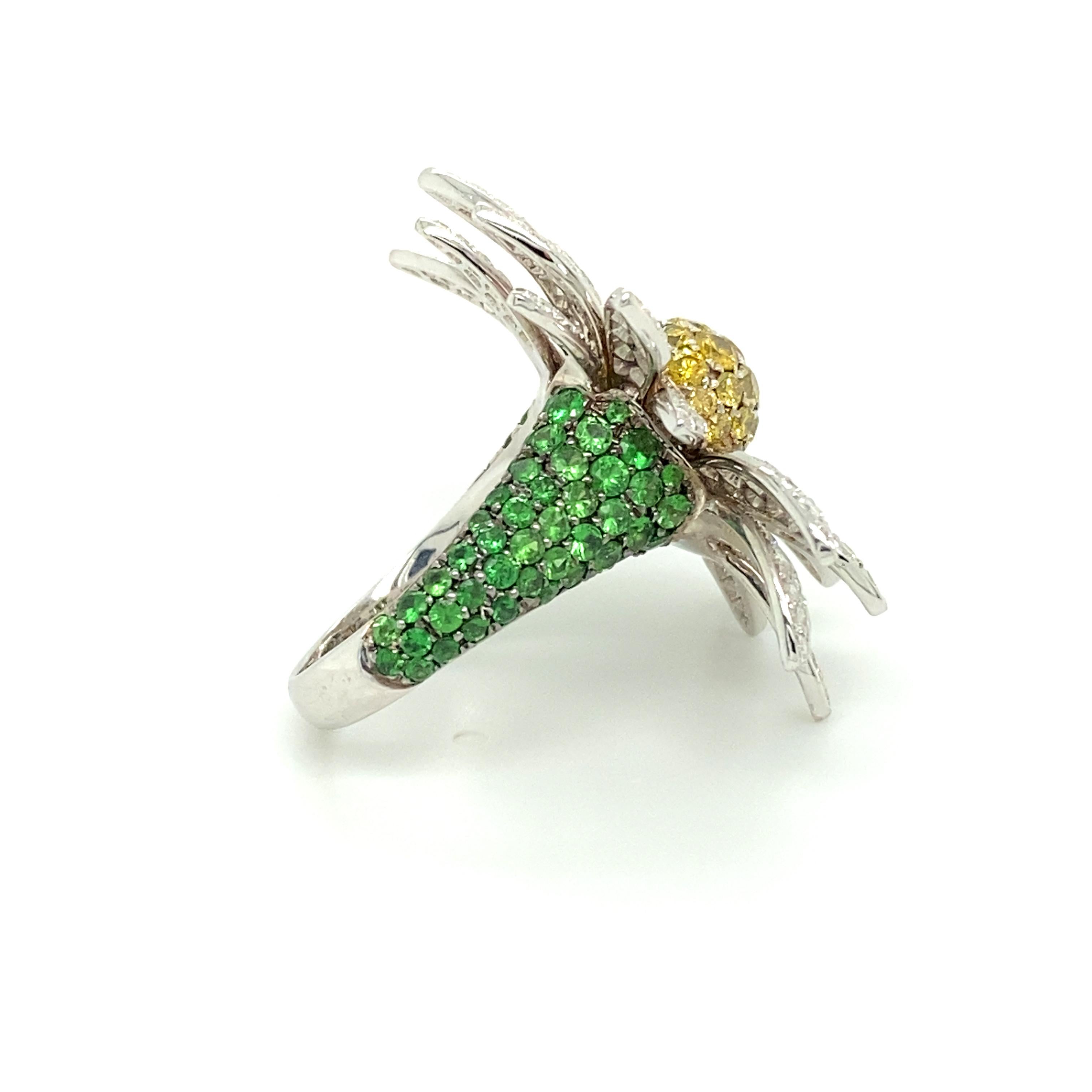 Daisy Ring with Diamonds and Tsavorites in 18 Karat White Gold by SILLAM 1835 8