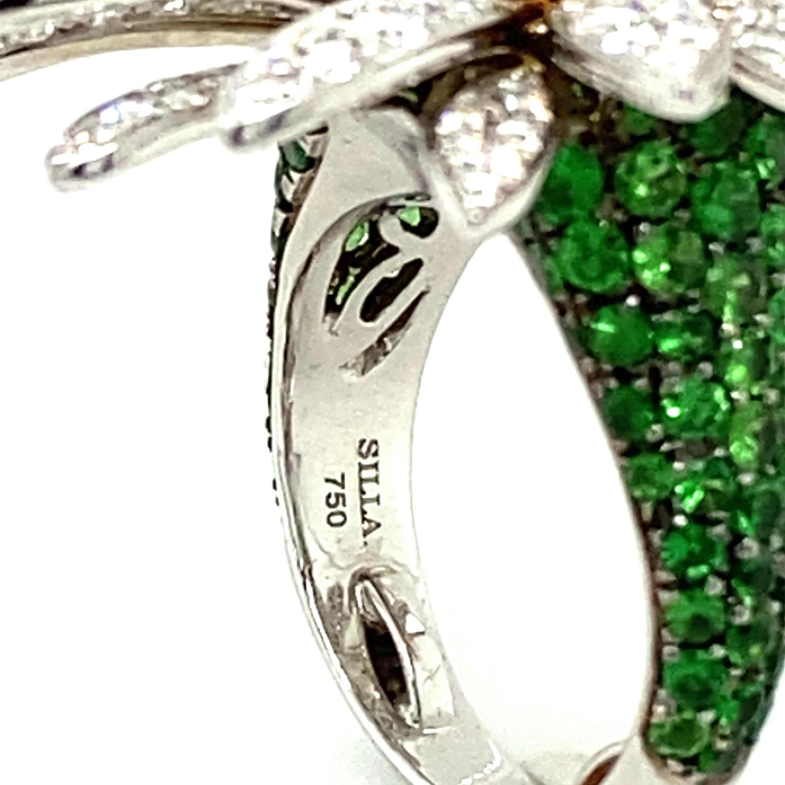 Daisy Ring with Diamonds and Tsavorites in 18 Karat White Gold by SILLAM 1835 12