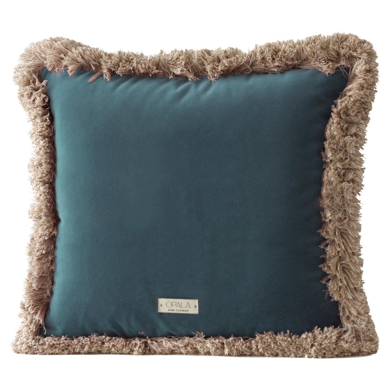 Coussin décoratif de luxe en velours bleu et franges taupe Daisy fait à la main