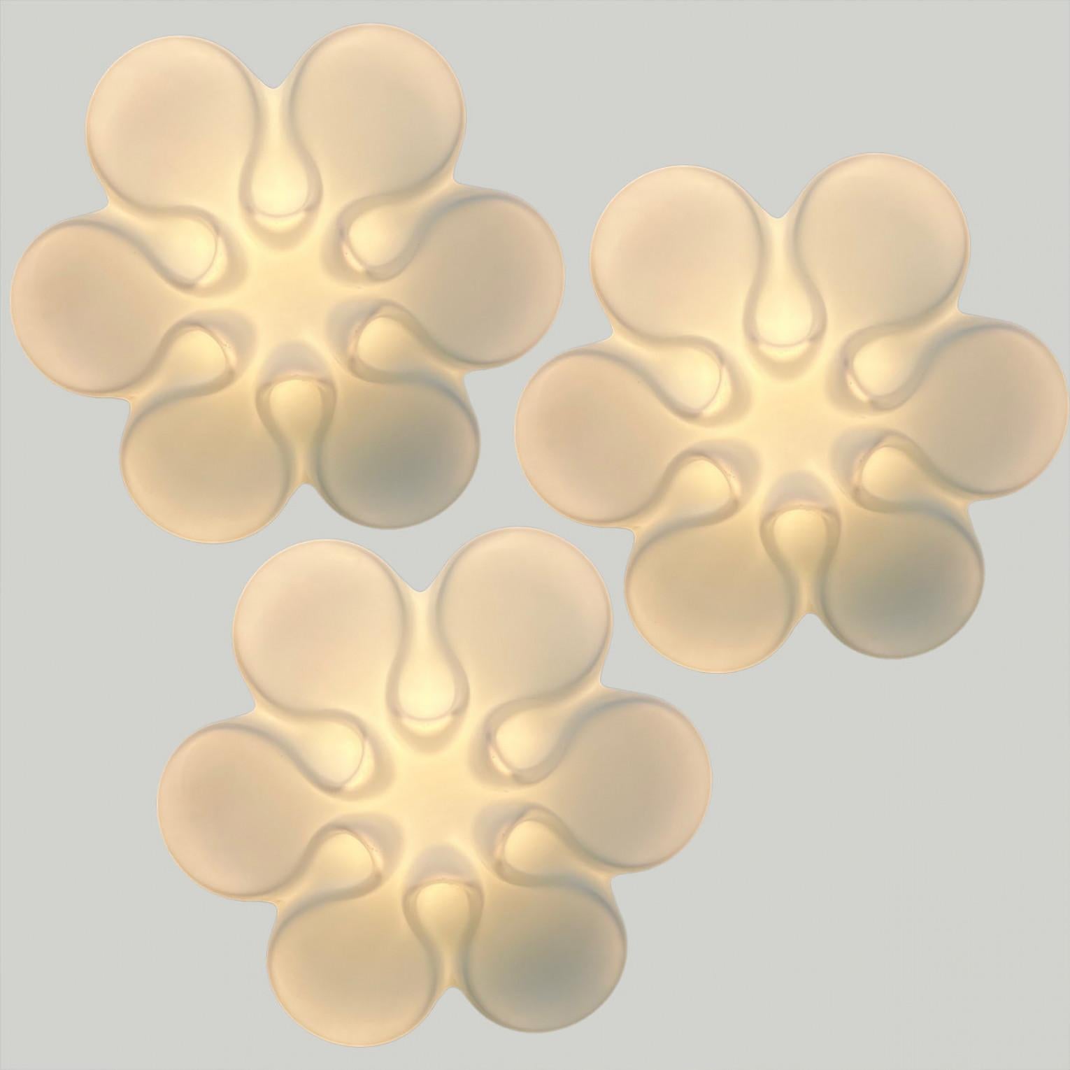 Gänseblümchen-Wandleuchten aus weißem Keramikglas, Belga, ca. 1920er Jahre (Sonstiges) im Angebot