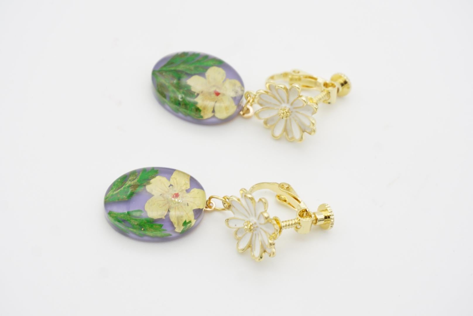 Daisy White Flower Amber Oil Painting Green Leaf Oval Retro Drop Clip Earrings For Sale 1