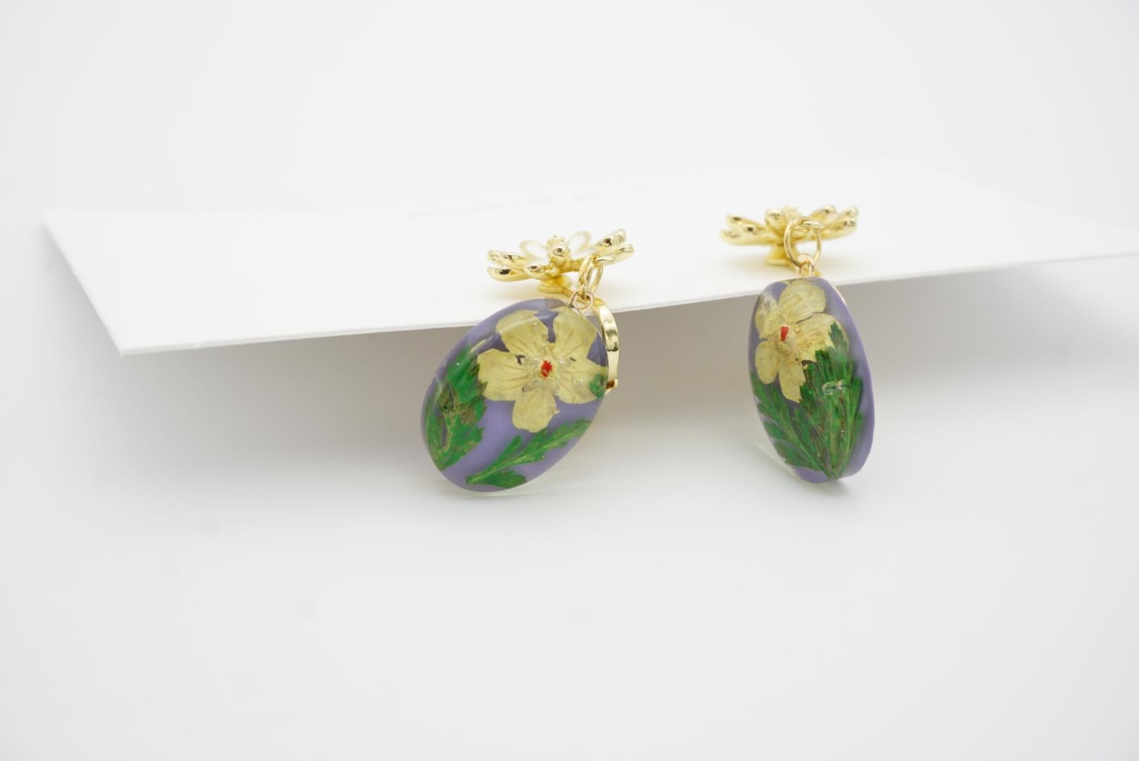 Daisy White Flower Amber Oil Painting Green Leaf Oval Retro Drop Clip Earrings For Sale 2