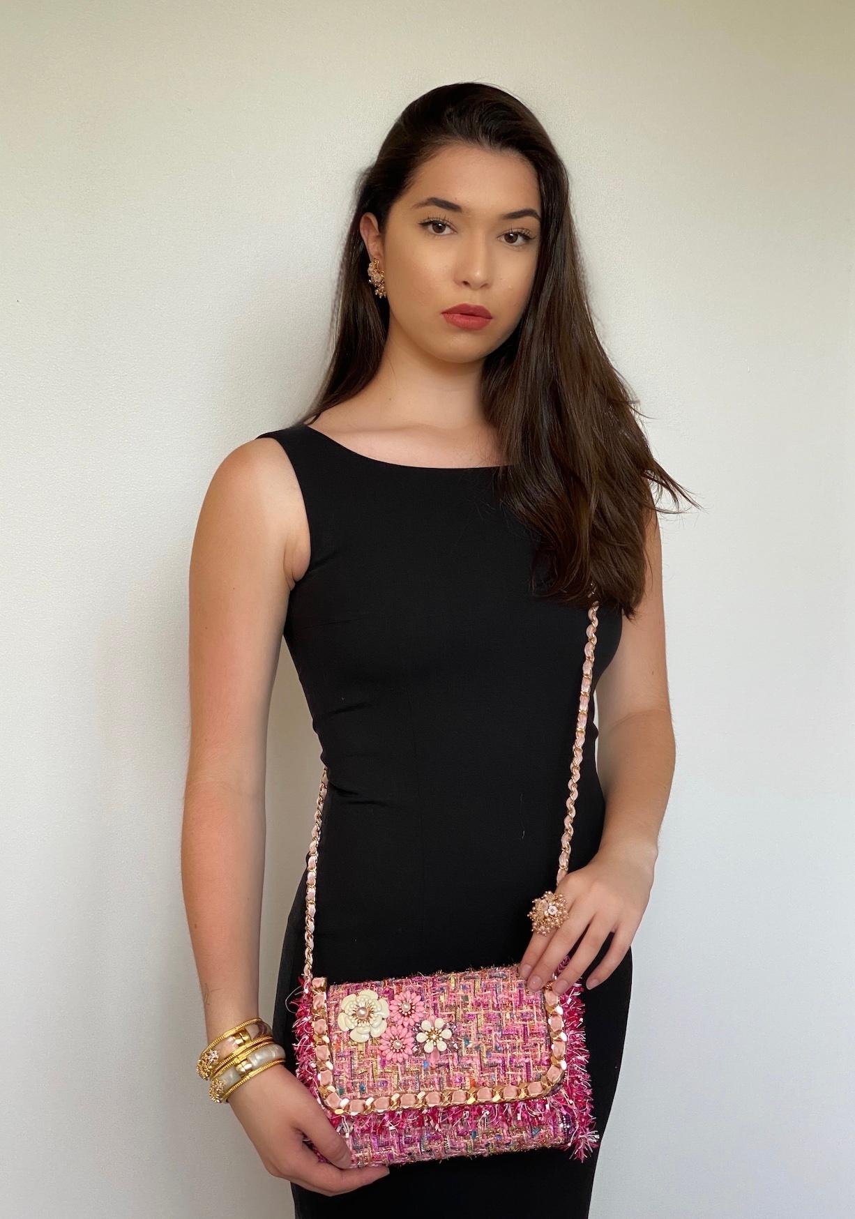 Daisy Woven Crossbody Bag  In New Condition For Sale In Carlsbad, CA