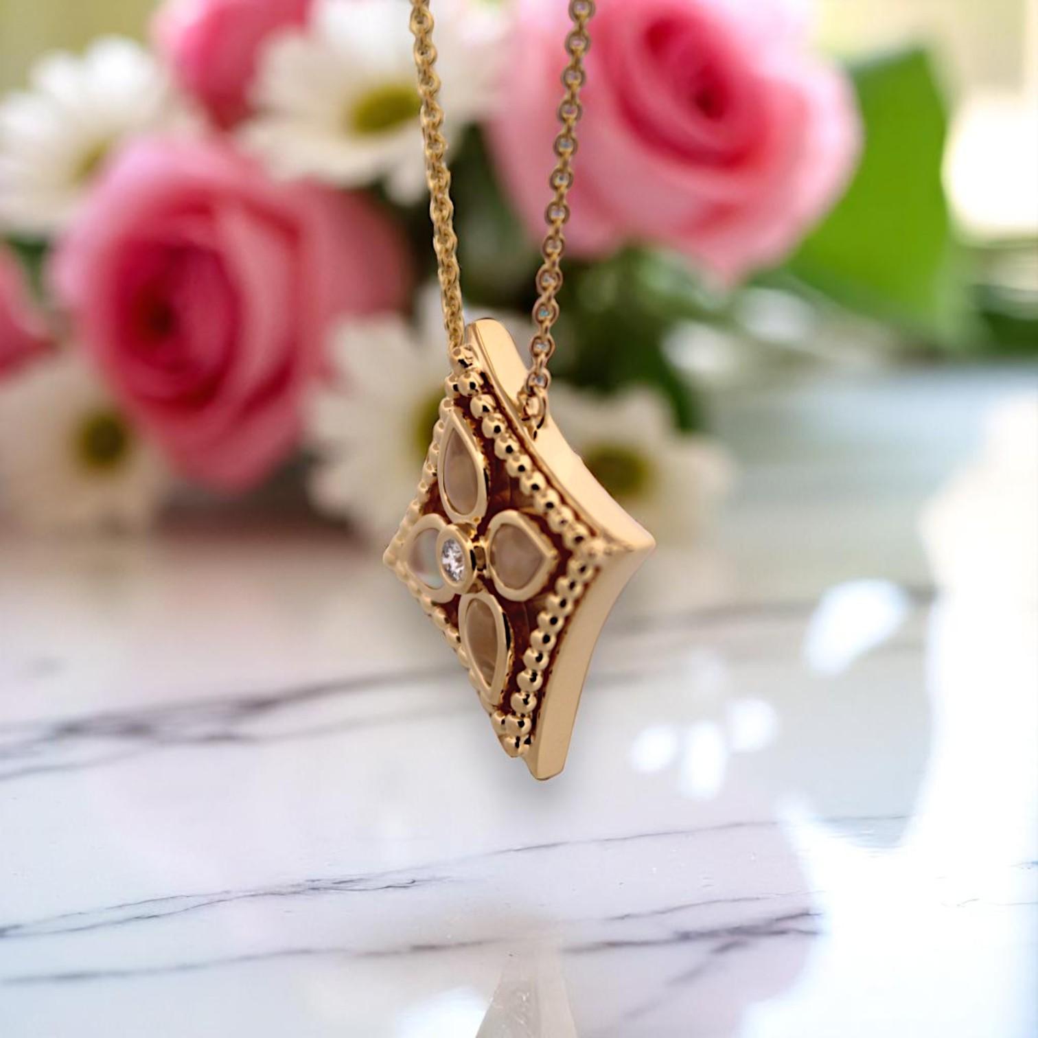 Princess Cut Dakota  18k Yellow Gold Necklace – 1.11 ct Mother of Pearl & .03 ctw Natural Di For Sale