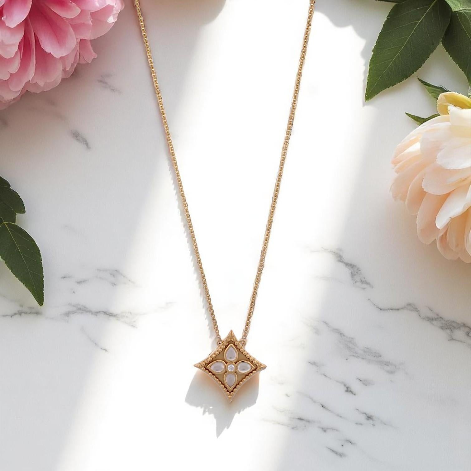 Women's Dakota  18k Yellow Gold Necklace – 1.11 ct Mother of Pearl & .03 ctw Natural Di For Sale