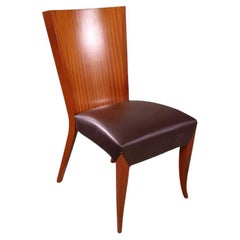 Dakota Jackson Silla lateral escultural "Aldabhra" con asiento de cuero negro