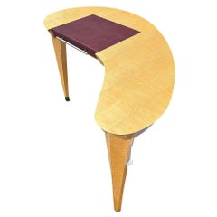 Bureau en bois de sycomore sculpté "Arabesque" de Dakota Jackson