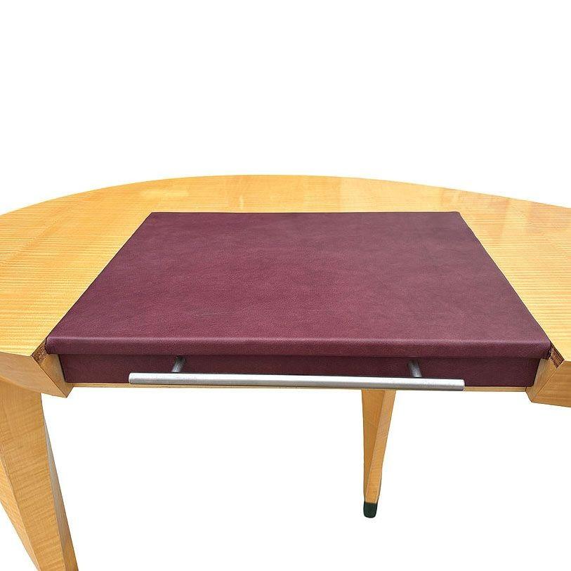 Scrivania in legno di sicomoro scolpito 