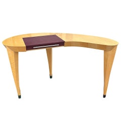 Escritorio de madera de sicomoro esculpida "Arabesque" de Dakota Jackson