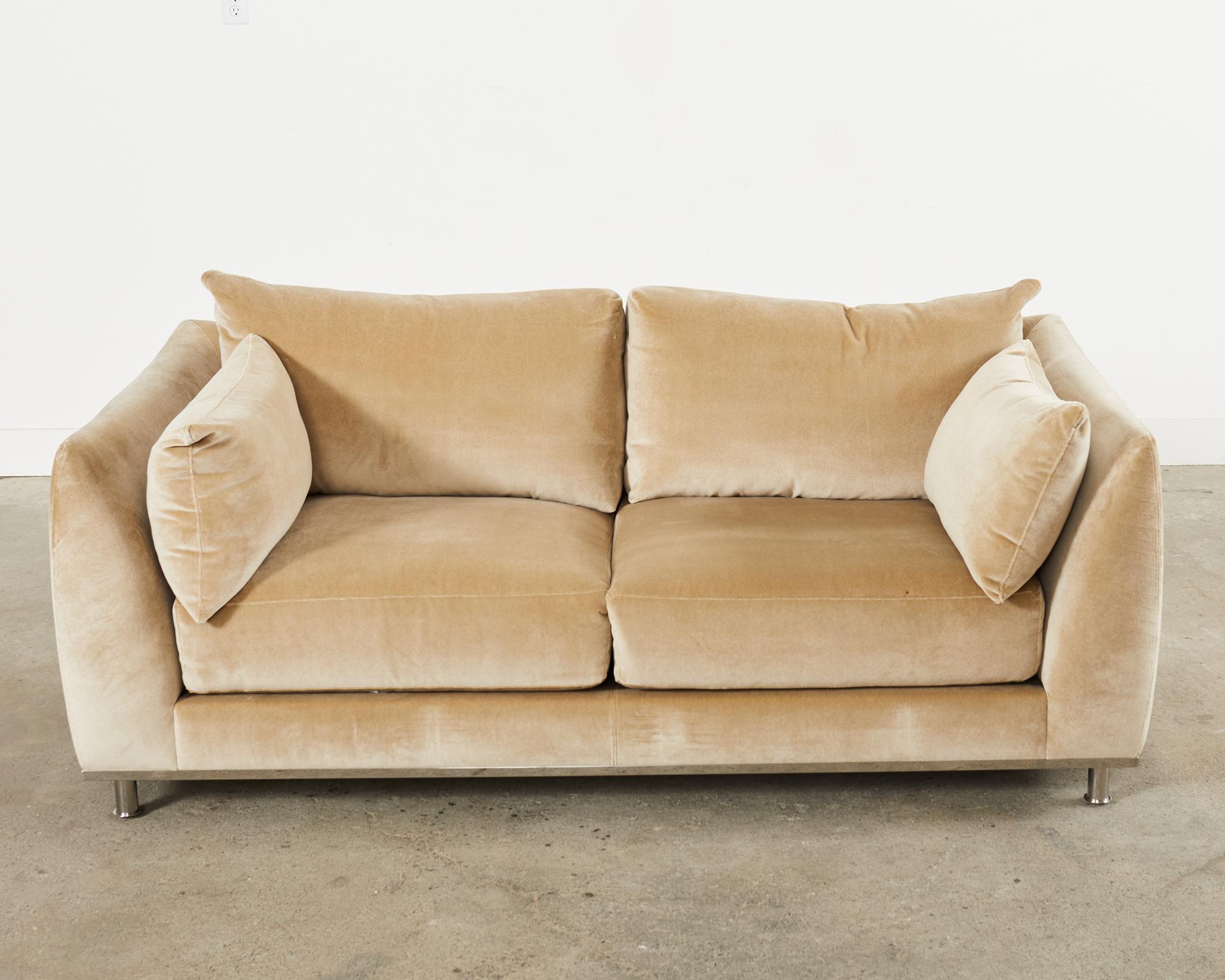 Dakota Jackson Camel Mohair Iko Downs Sofa Settee In Good Condition For Sale In Rio Vista, CA