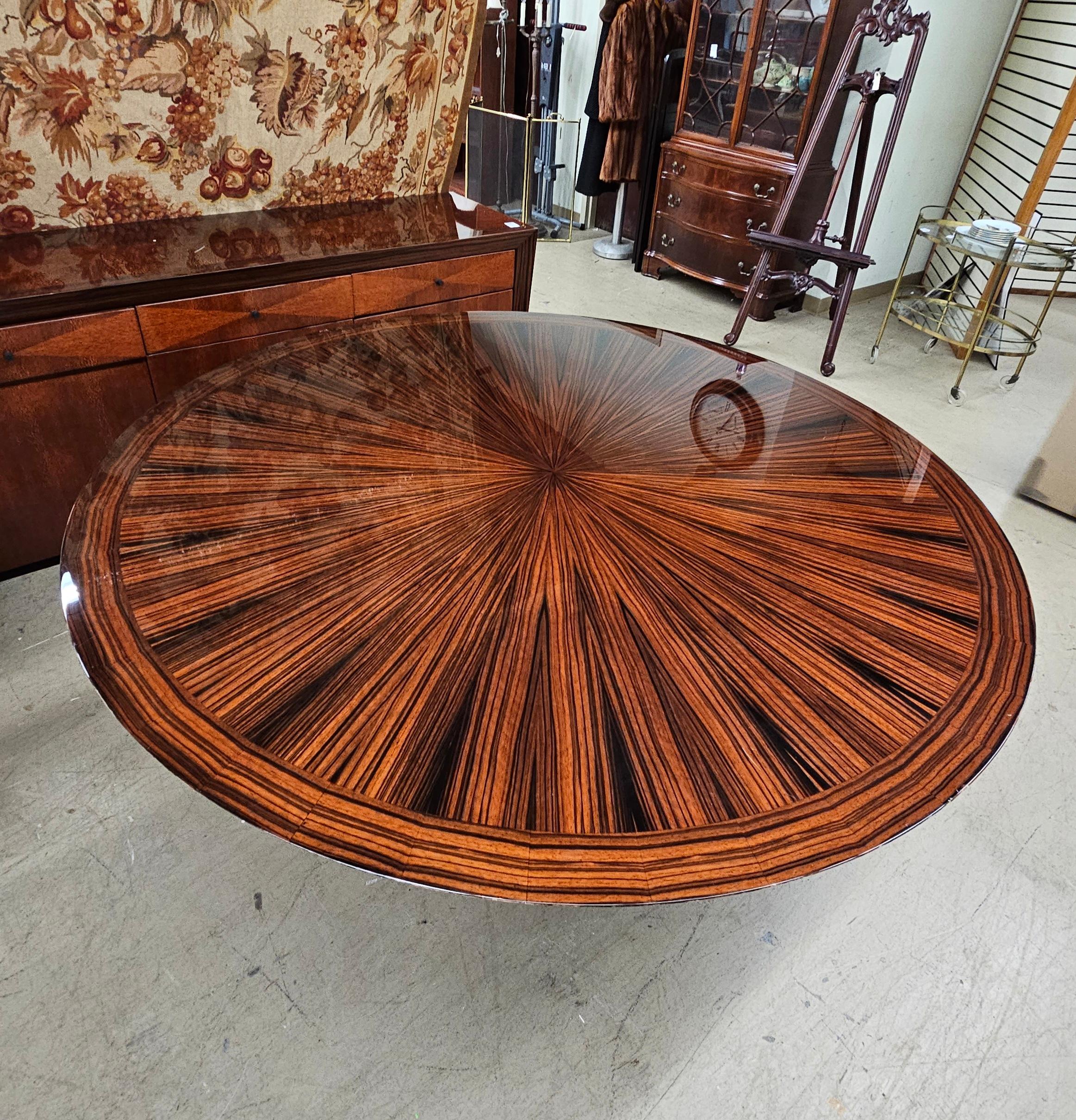 Placage Table de salle à manger ronde de la collection Heraldic du Dakota Jackson en bois de rose mélangé et ébène en vente