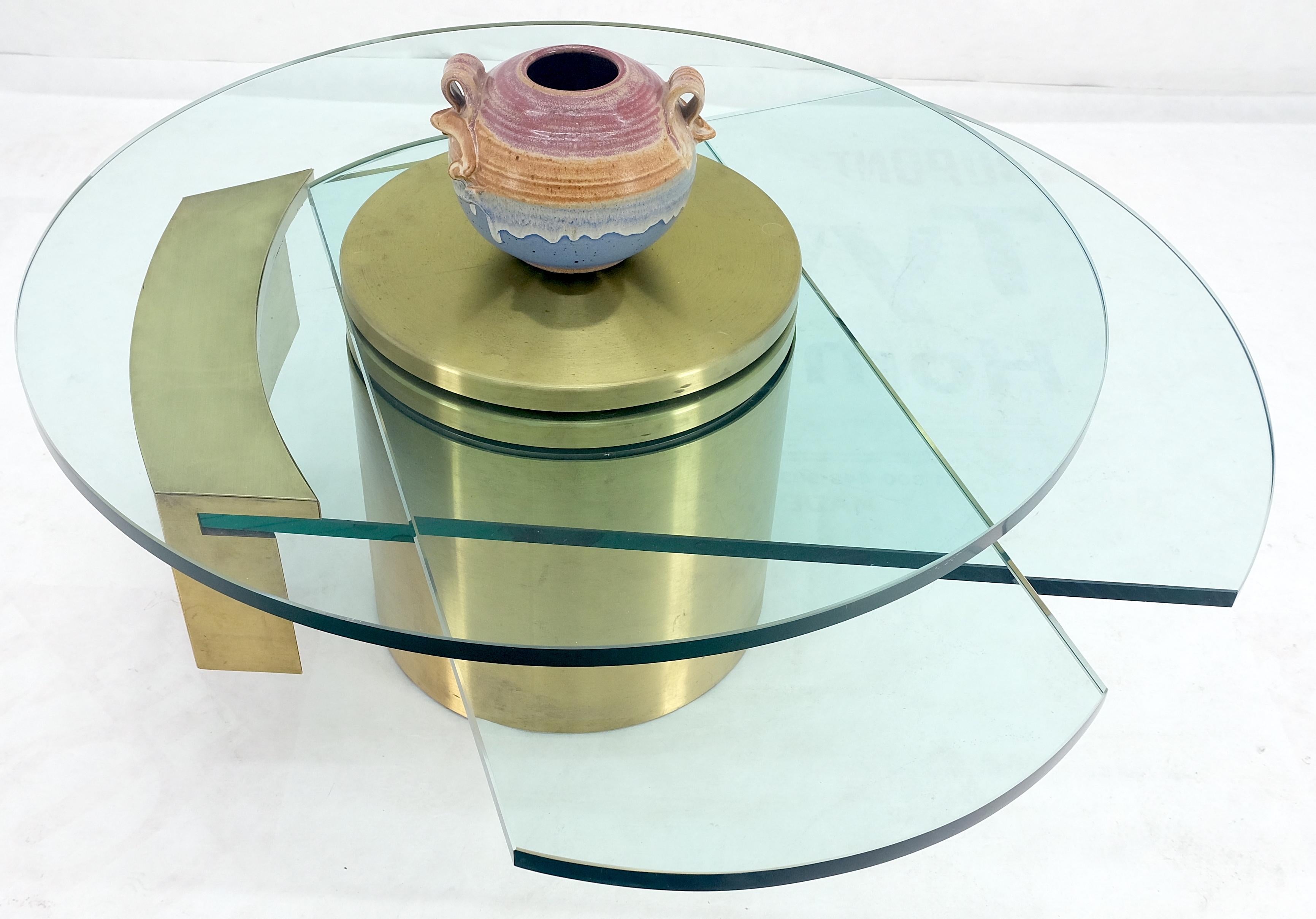 Laiton Table basse ronde à remontage automatique de l'horloge mécanique Dakota Jackson en vente