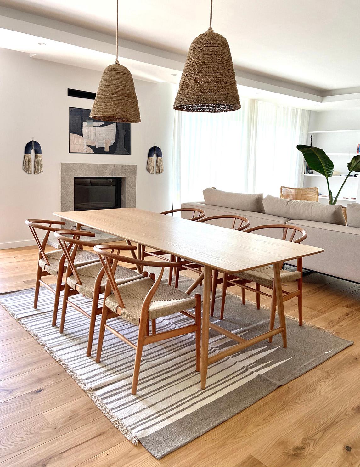 Moderne Table à manger Dal, table de salle à manger contemporaine moderne et minimaliste en bois brossé noir en vente