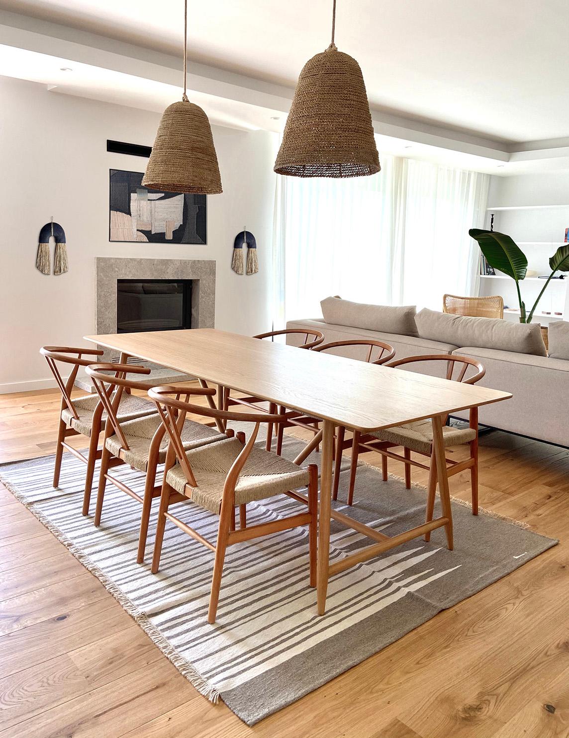 Moderne Table de salle à manger Dal, chêne en chêne moderne contemporain et minimaliste en vente